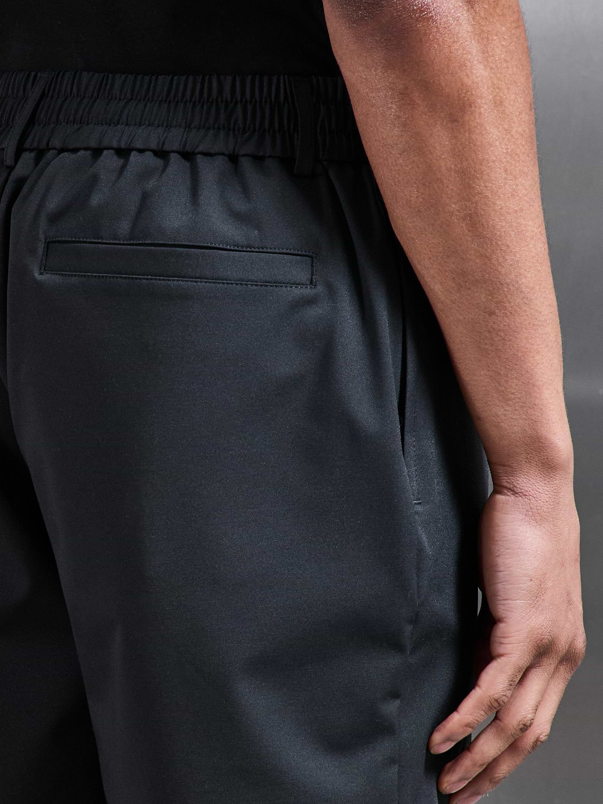 Crease Resistant Stretch Chino Short in Black
