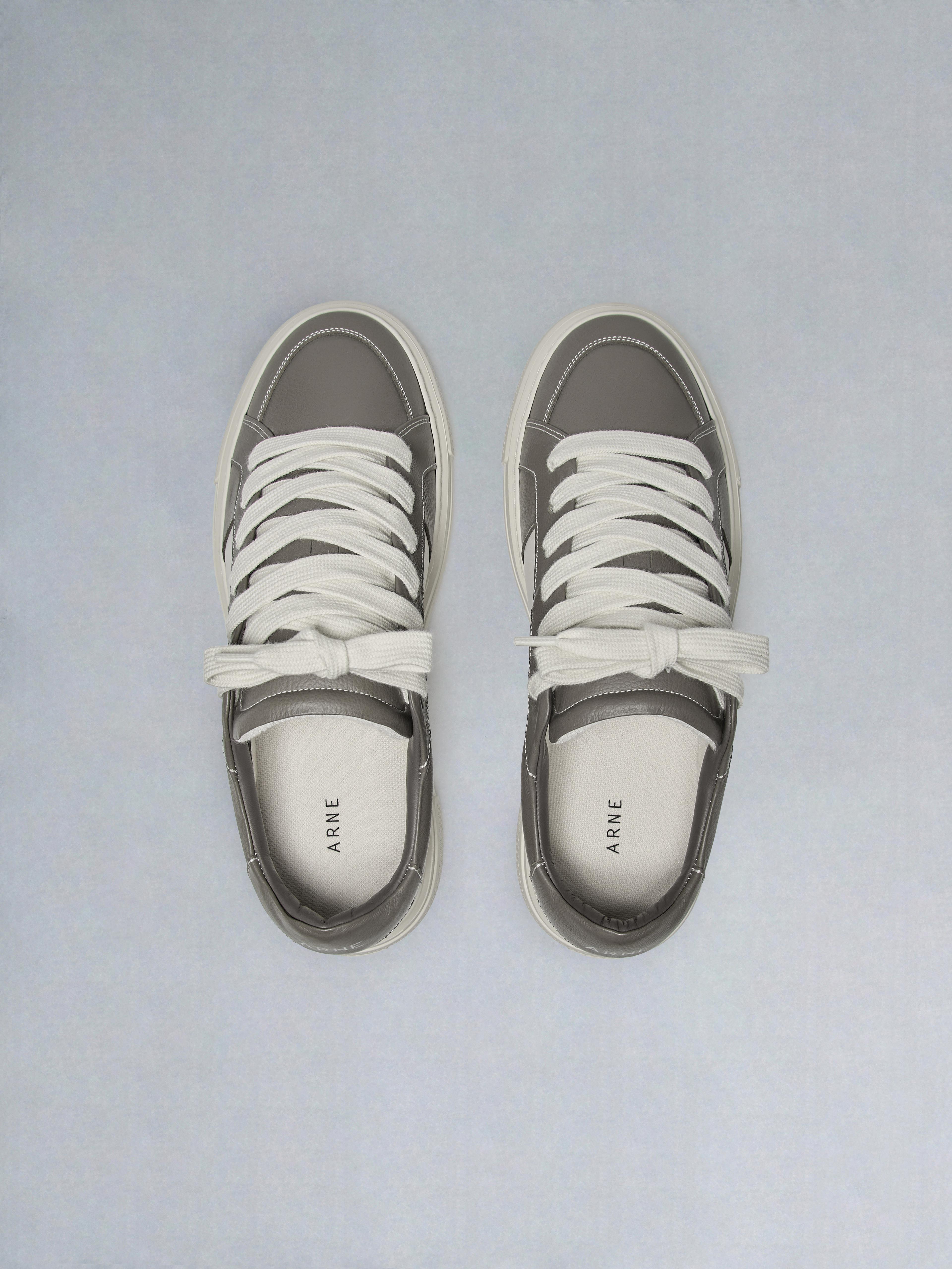 Chunky Stripe Essential Trainer in Brown