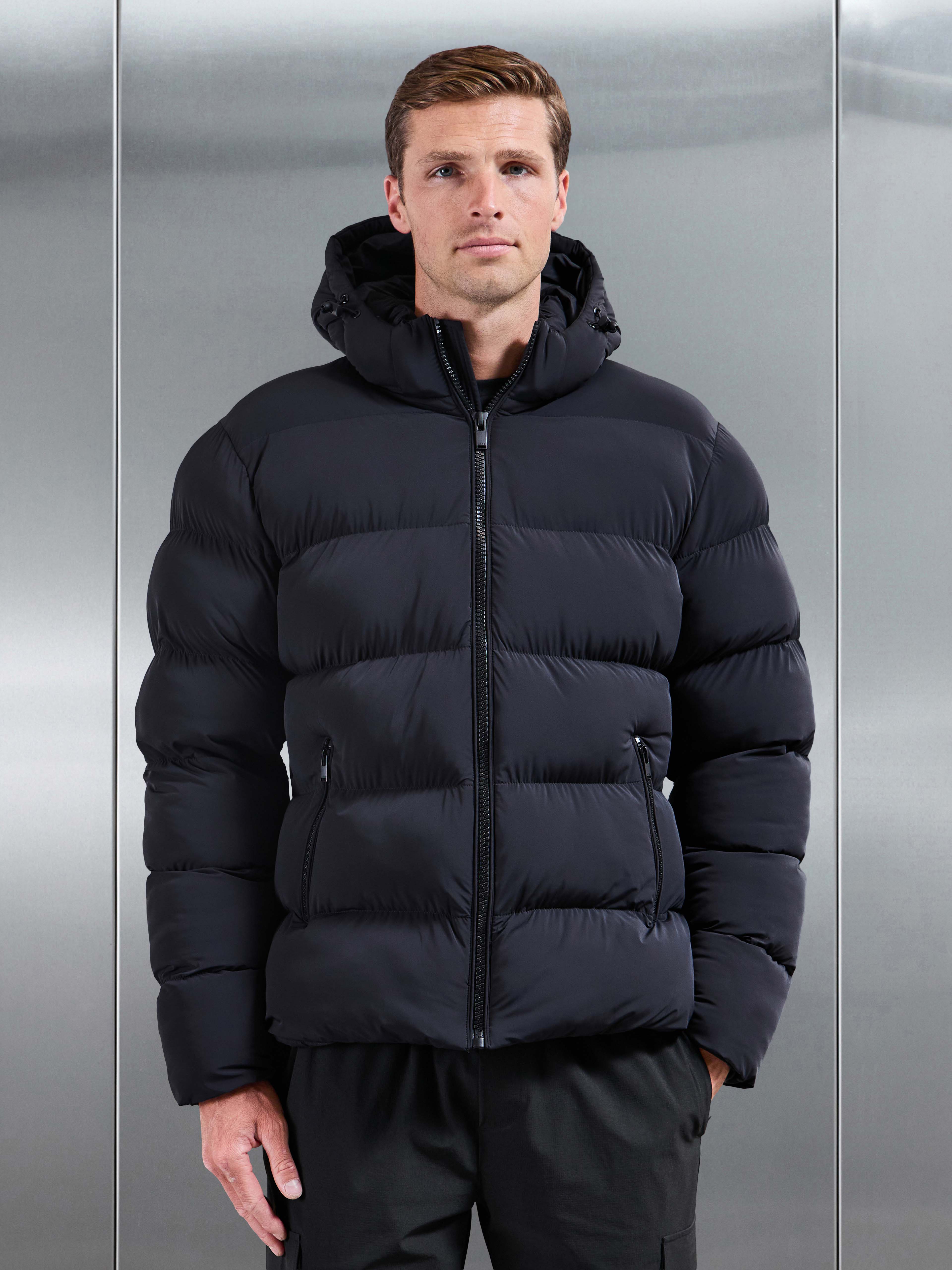 Essential Puffer Jacket in Black