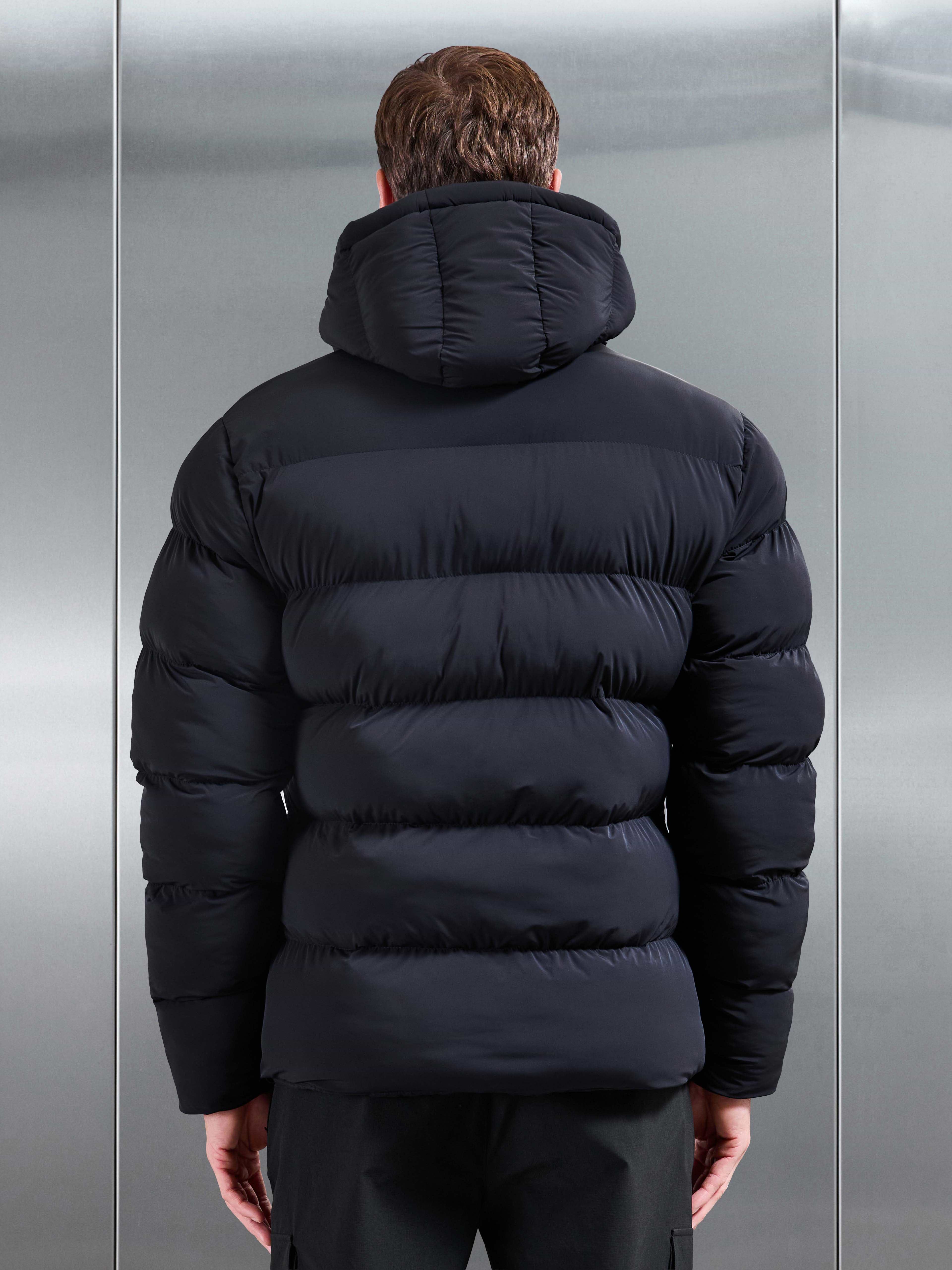 Essential Puffer Jacket in Black