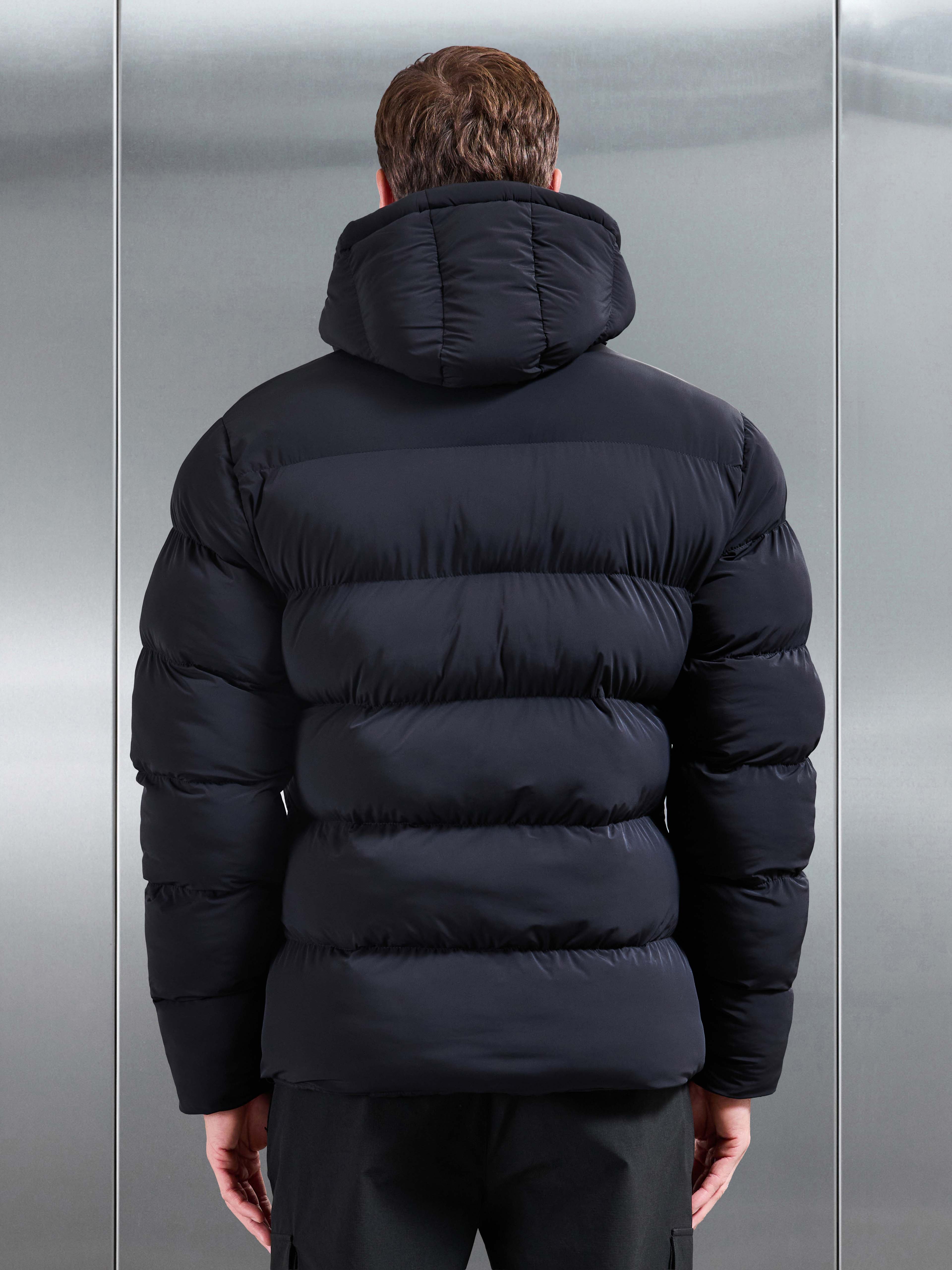 Essential Puffer Jacket in Black