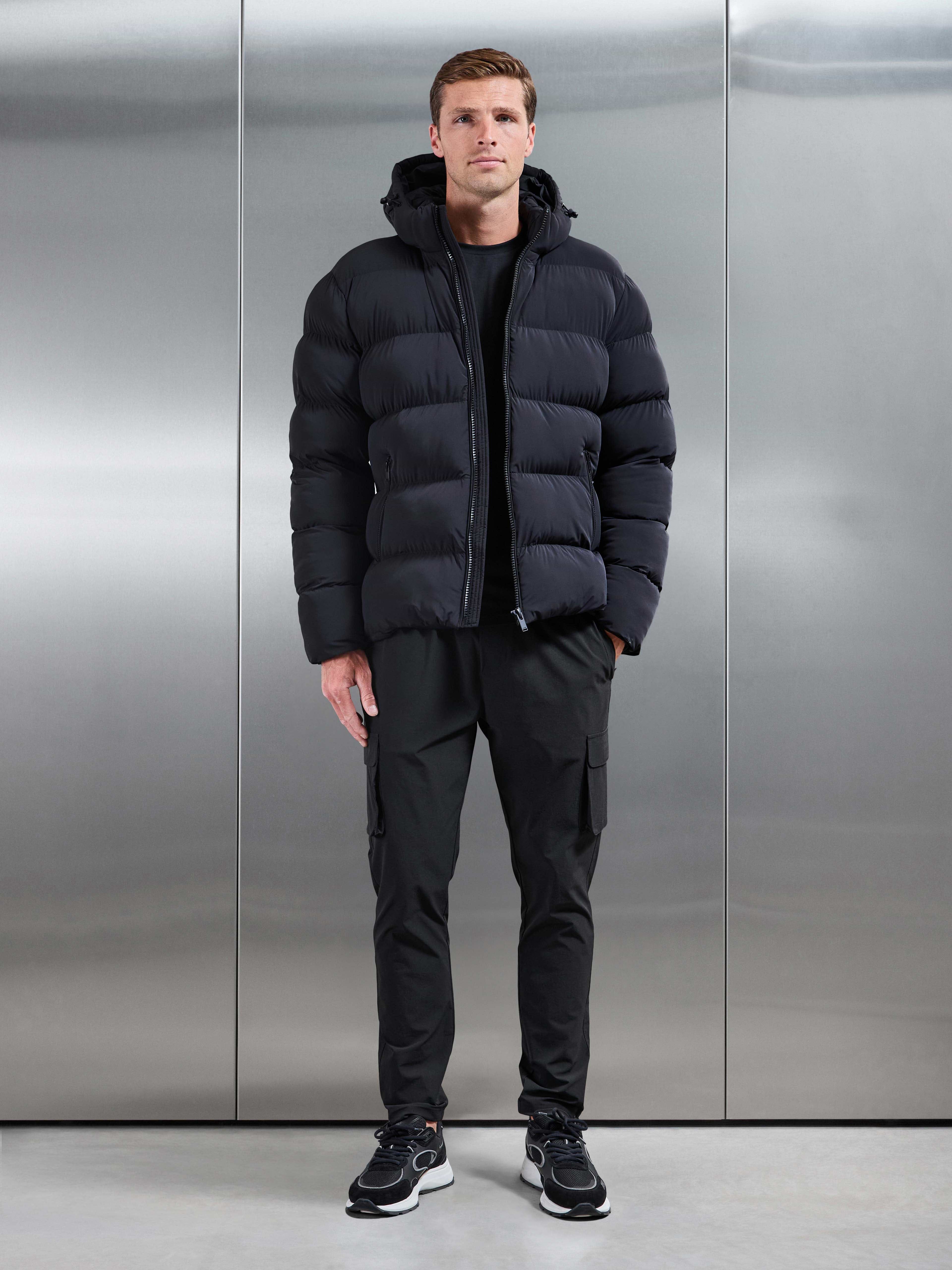 Essential Puffer Jacket in Black
