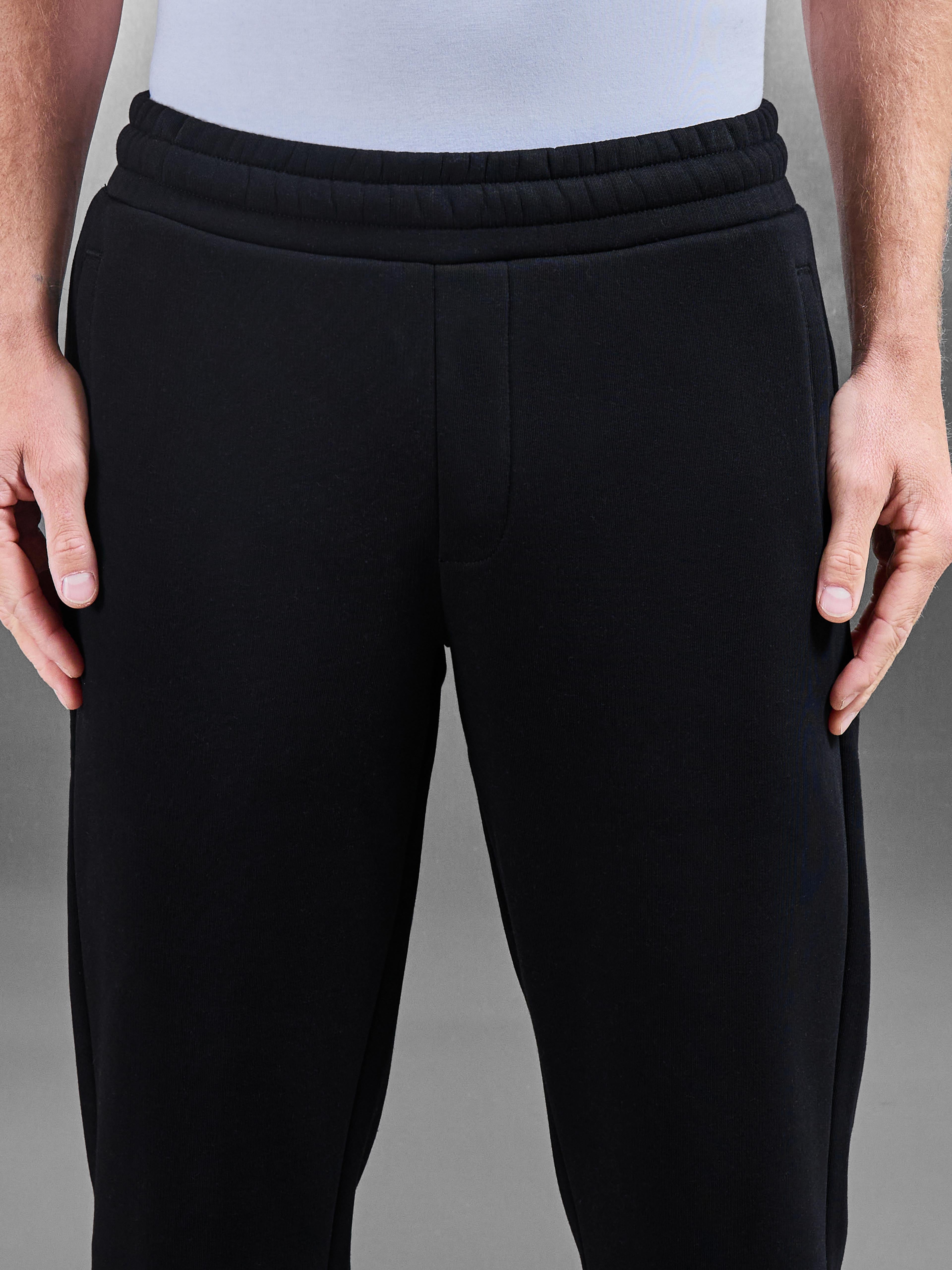 Essential Straight Leg Jogger in Black