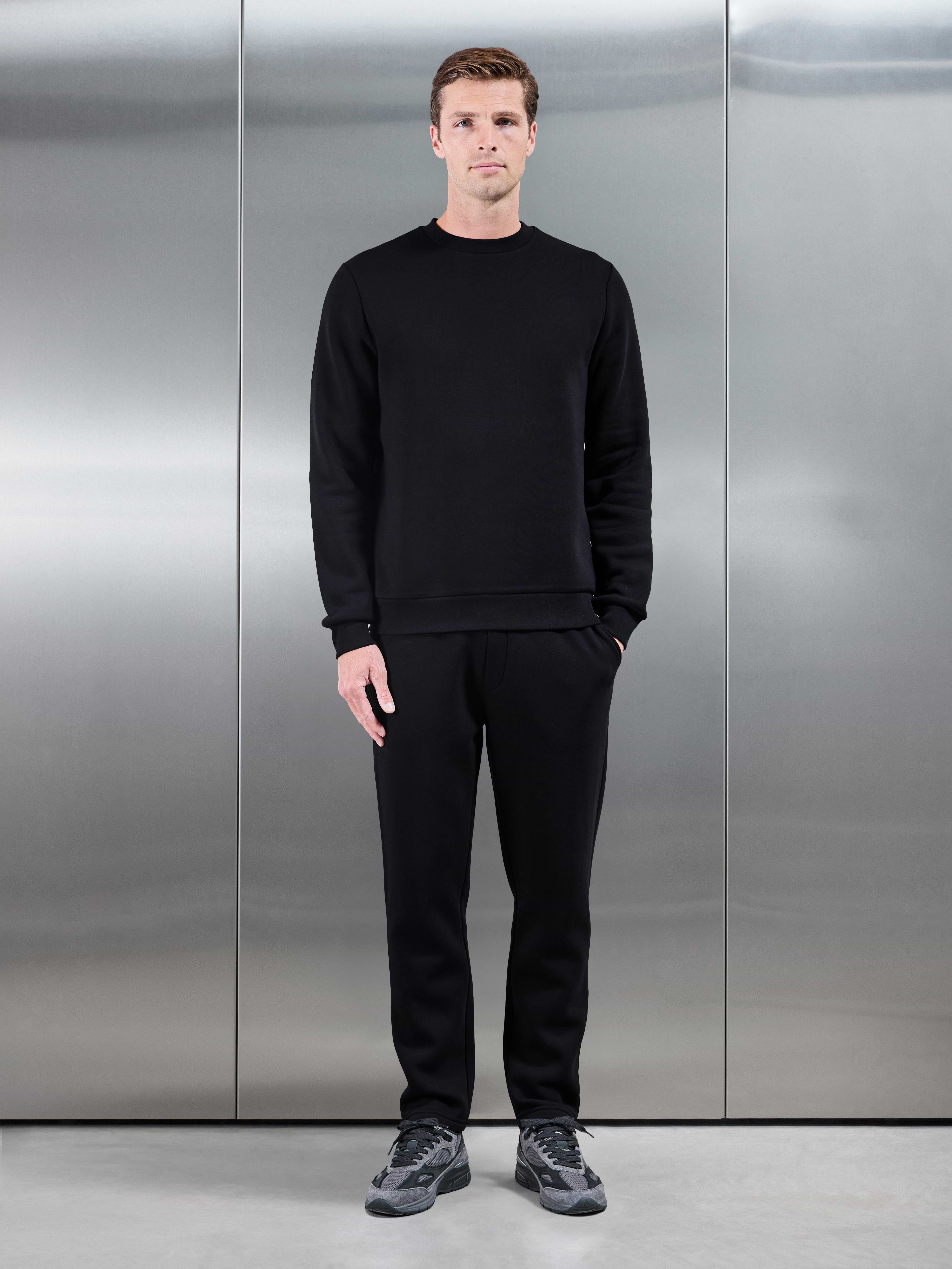 Essential Sweatshirt in Black