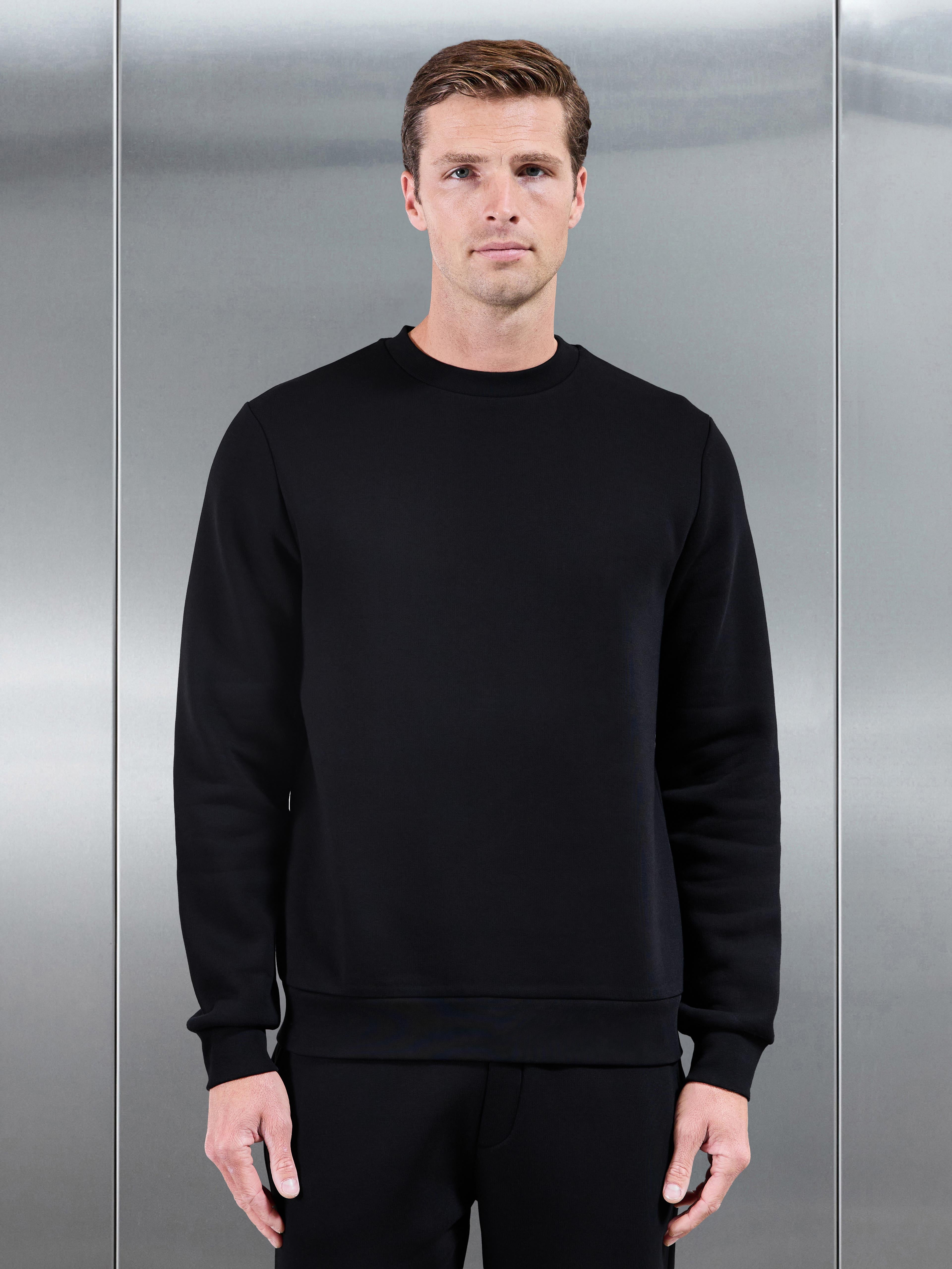 Essential Sweatshirt in Black