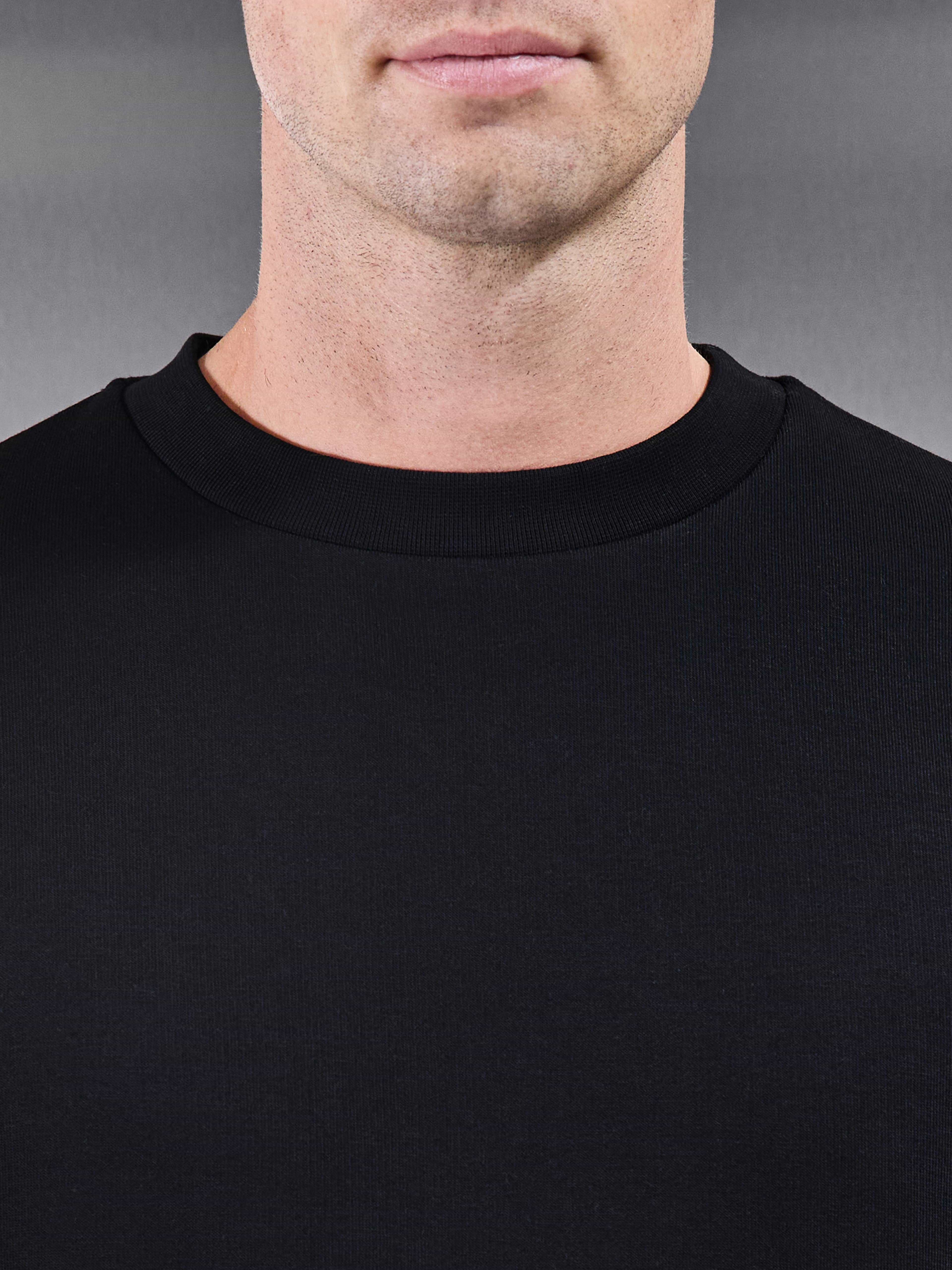 Essential Sweatshirt in Black