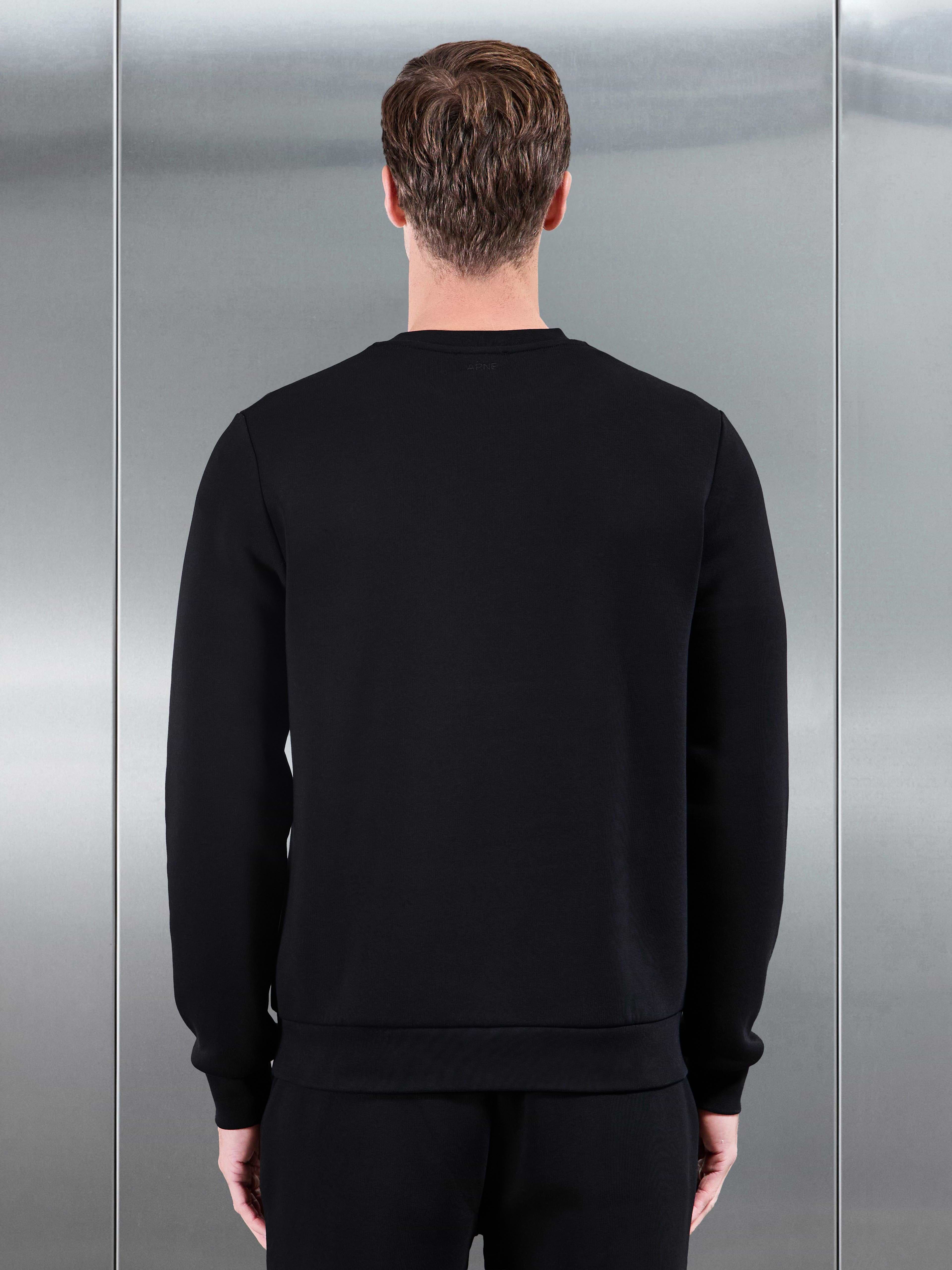 Essential Sweatshirt in Black