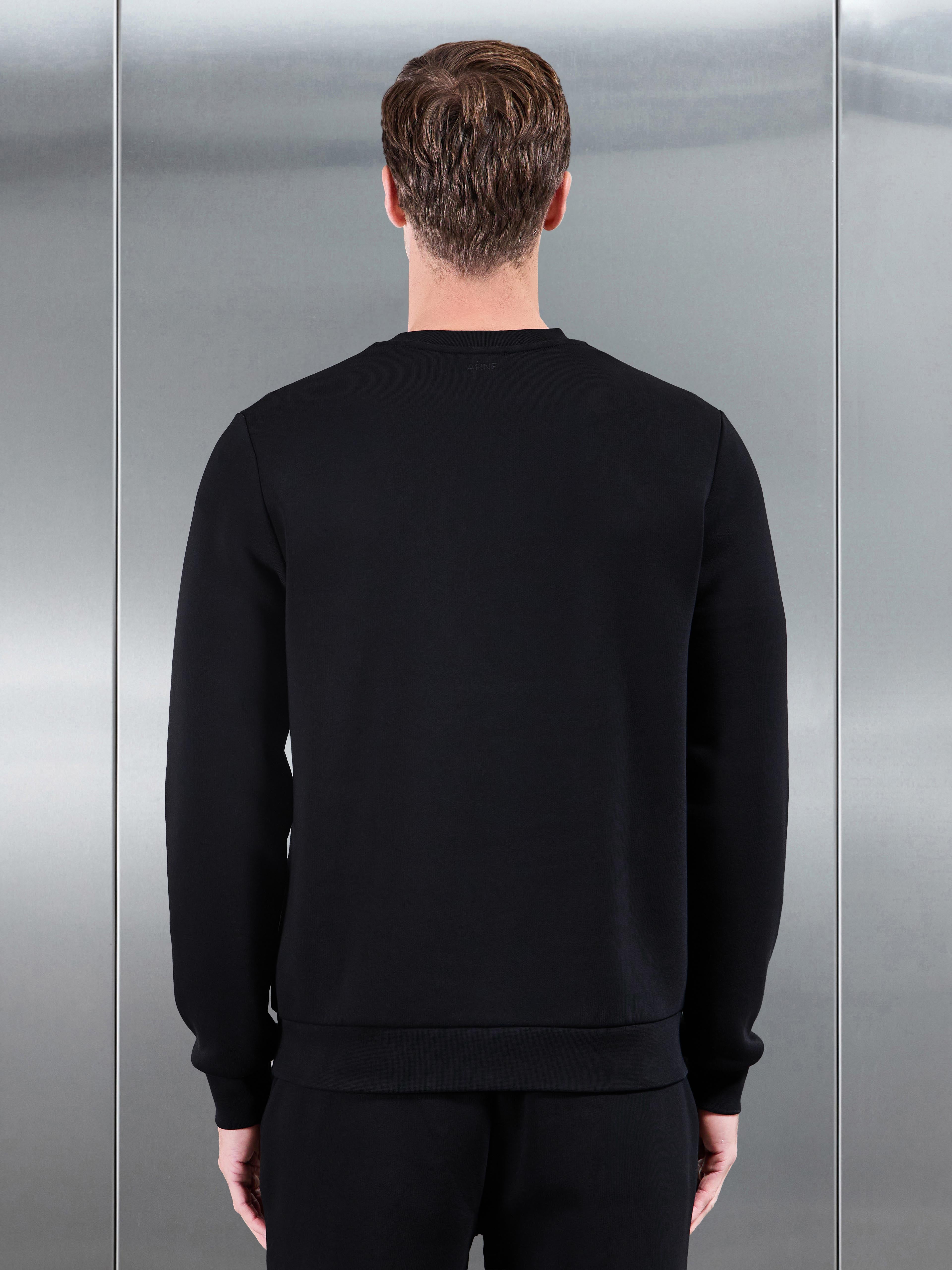 Essential Sweatshirt in Black