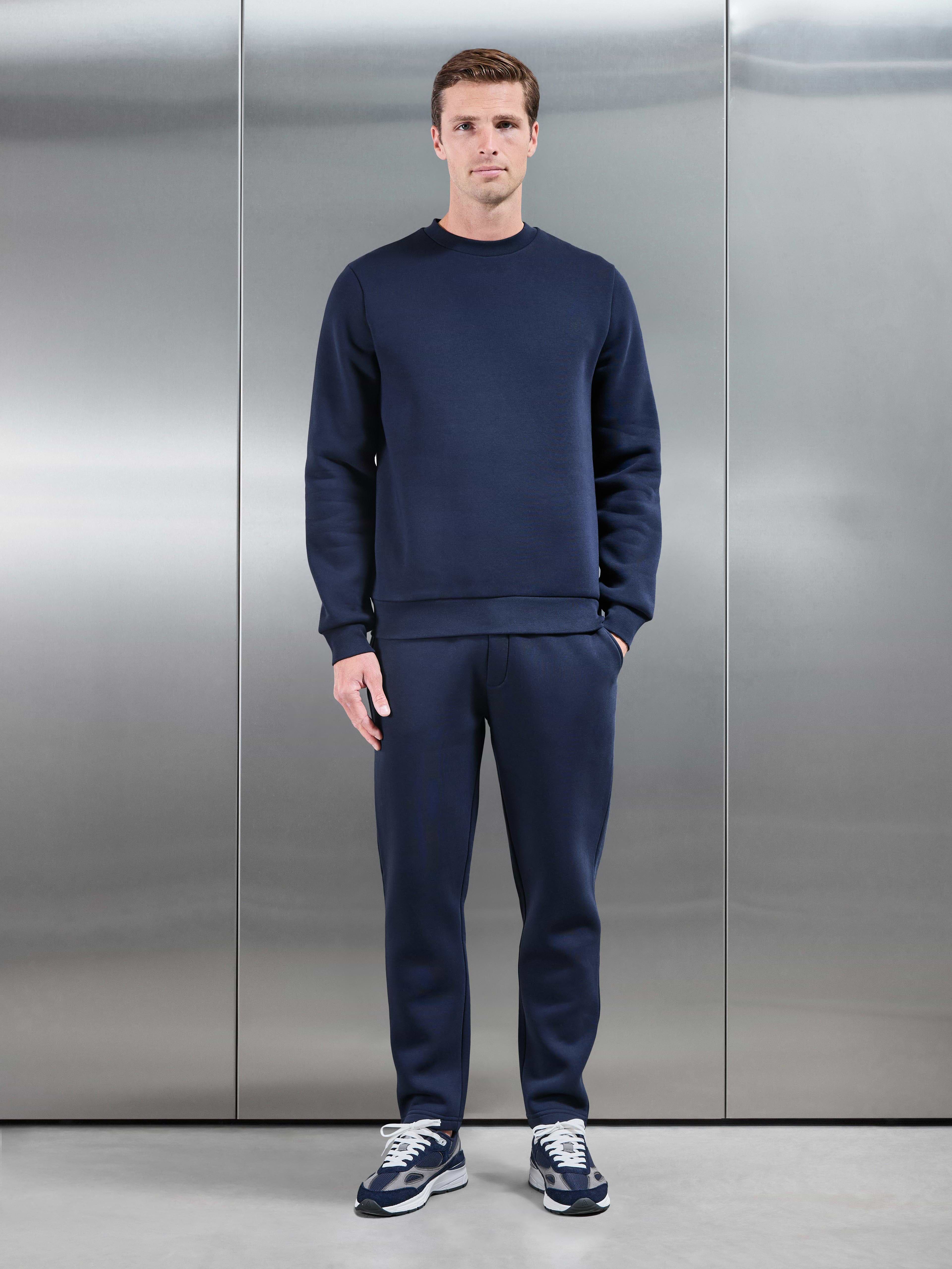 Essential Sweatshirt in Navy
