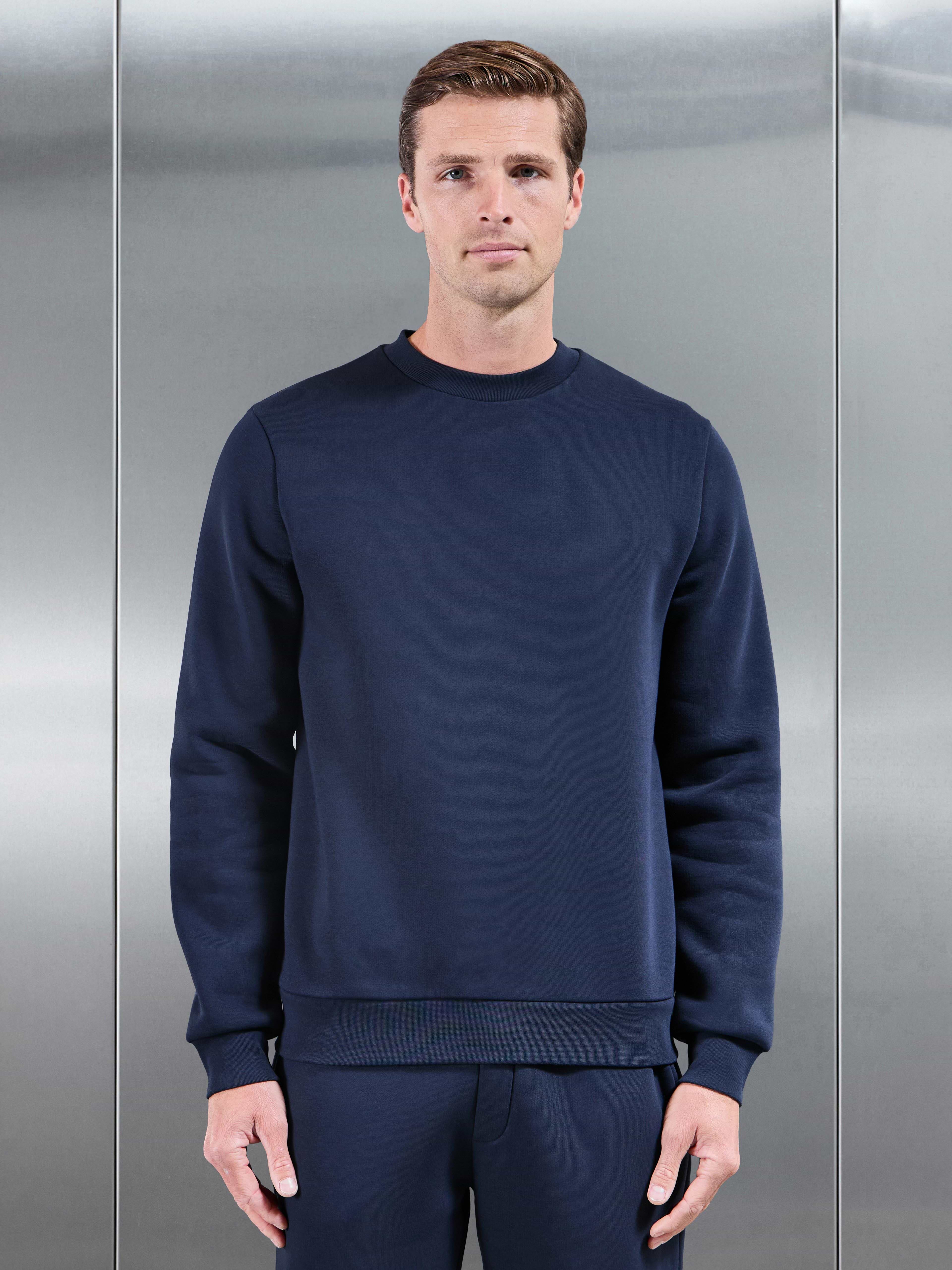 Essential Sweatshirt in Navy