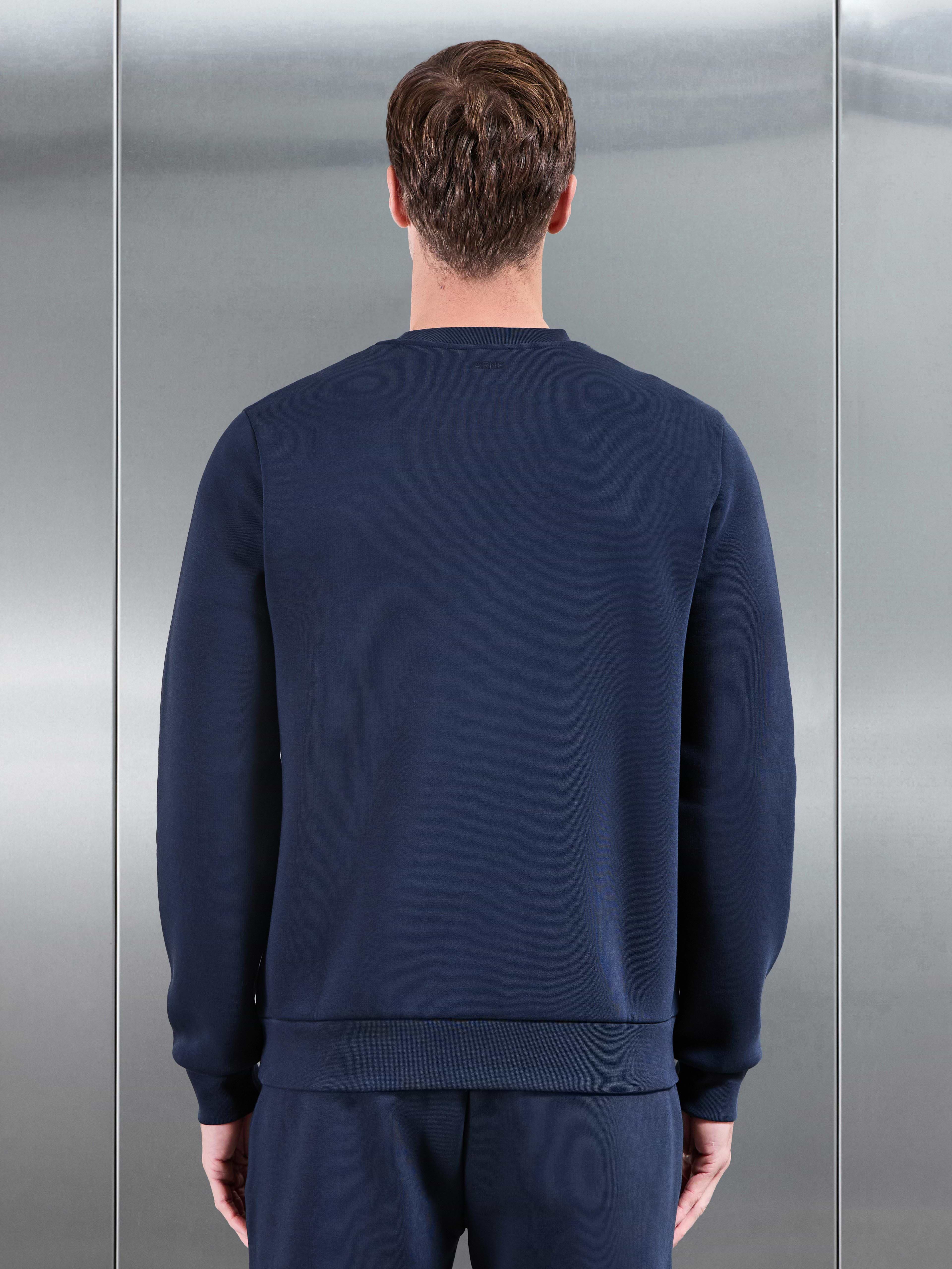 Essential Sweatshirt in Navy