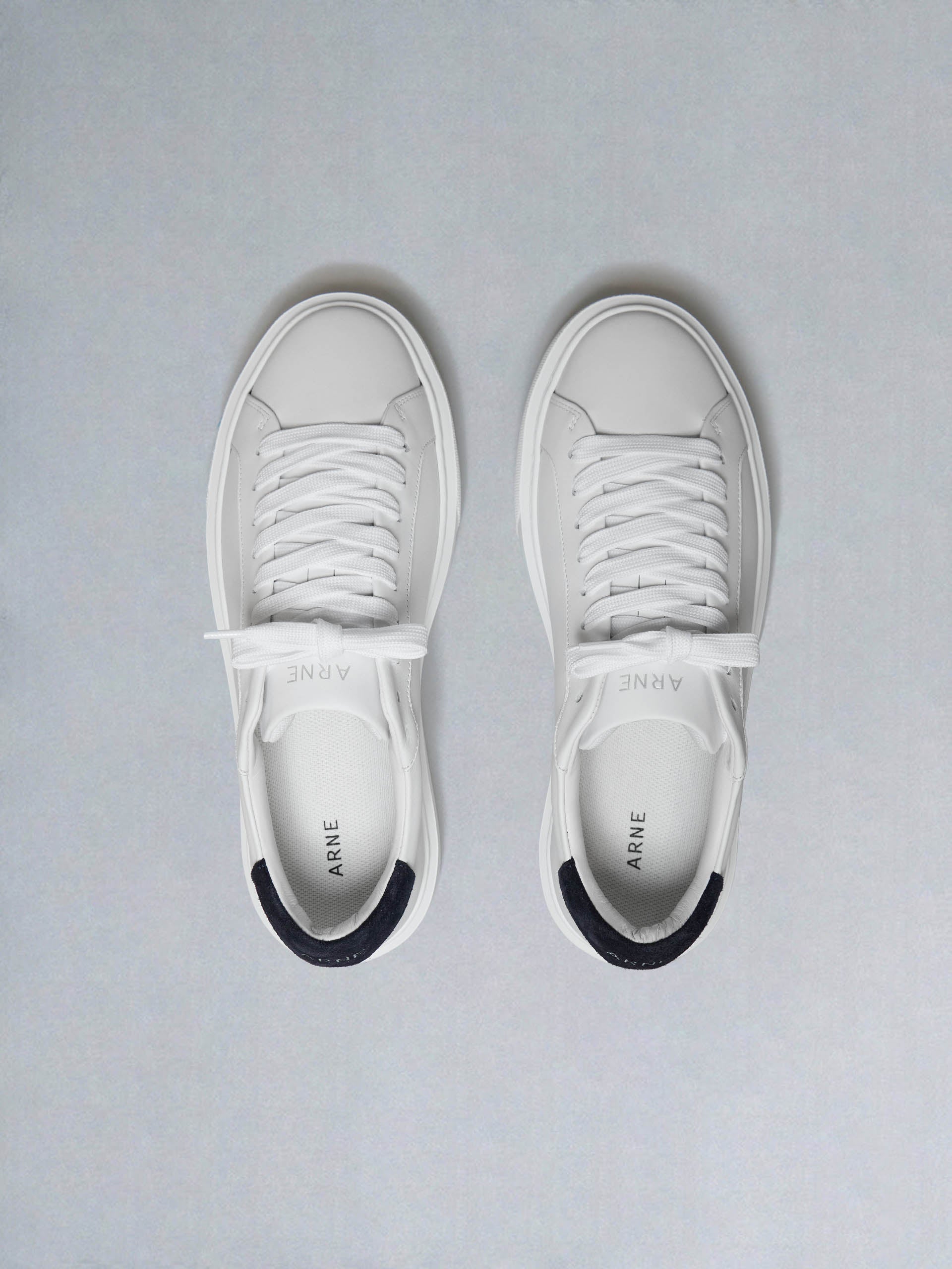 Essential Leather Trainer in White Navy