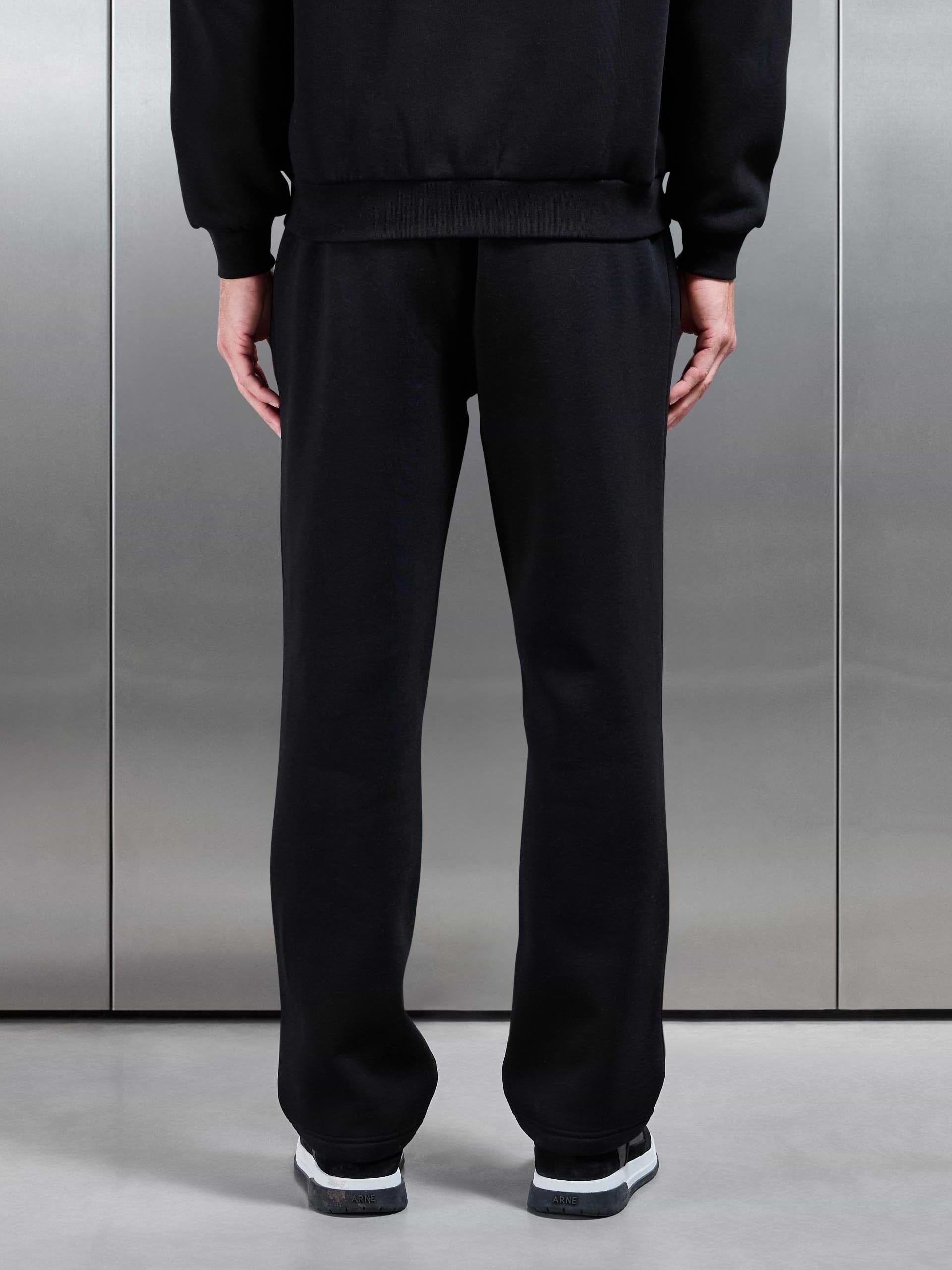 Essential Straight Leg Jogger in Black