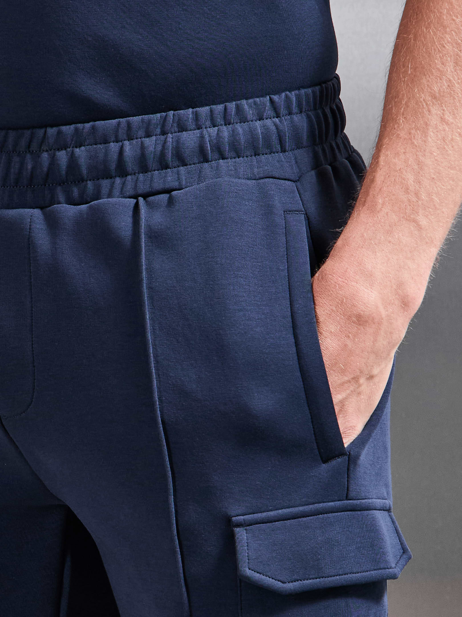 Everyday Luxe Cargo Short in Navy