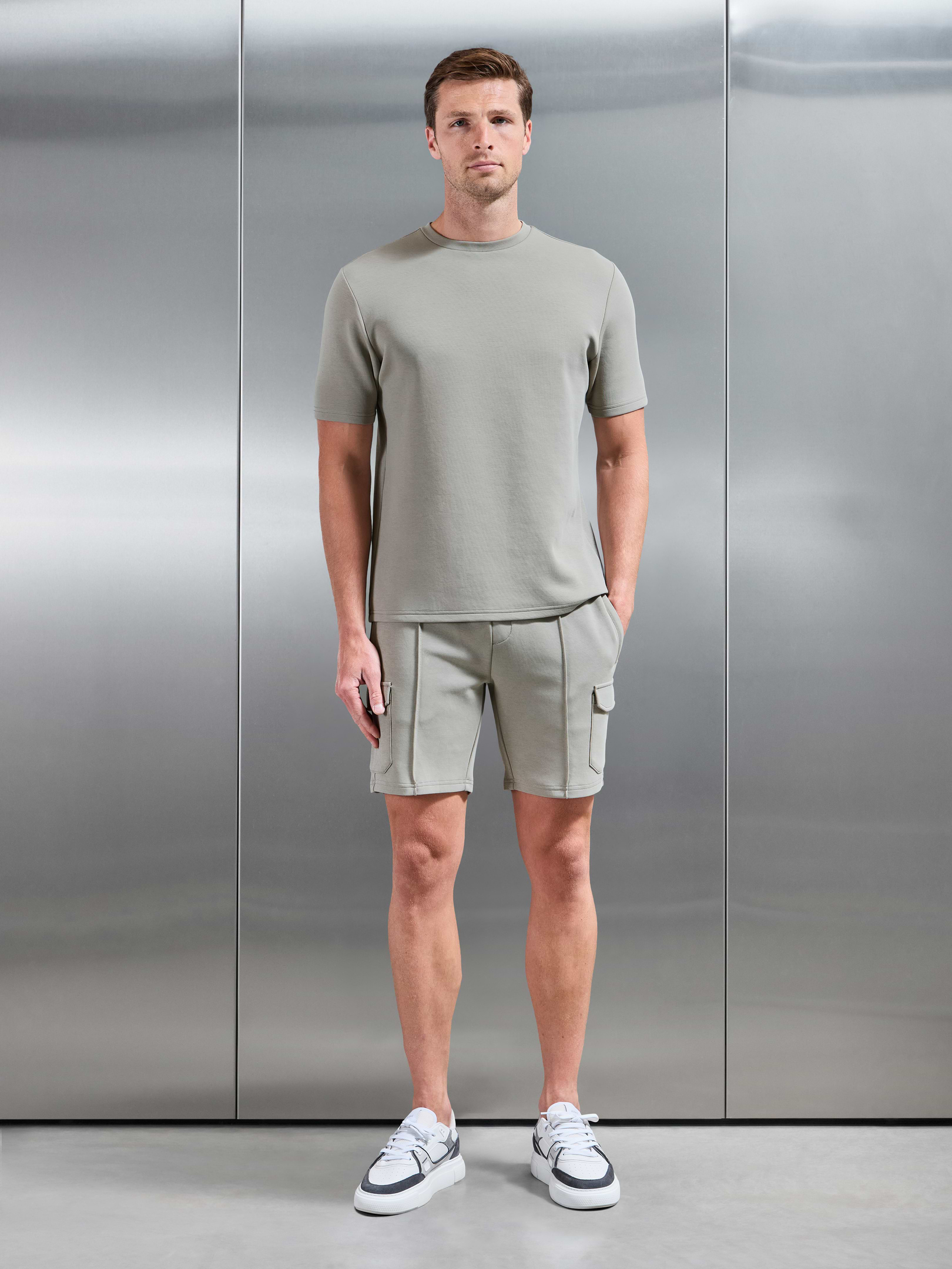 Everyday Luxe Cargo Short in Stone