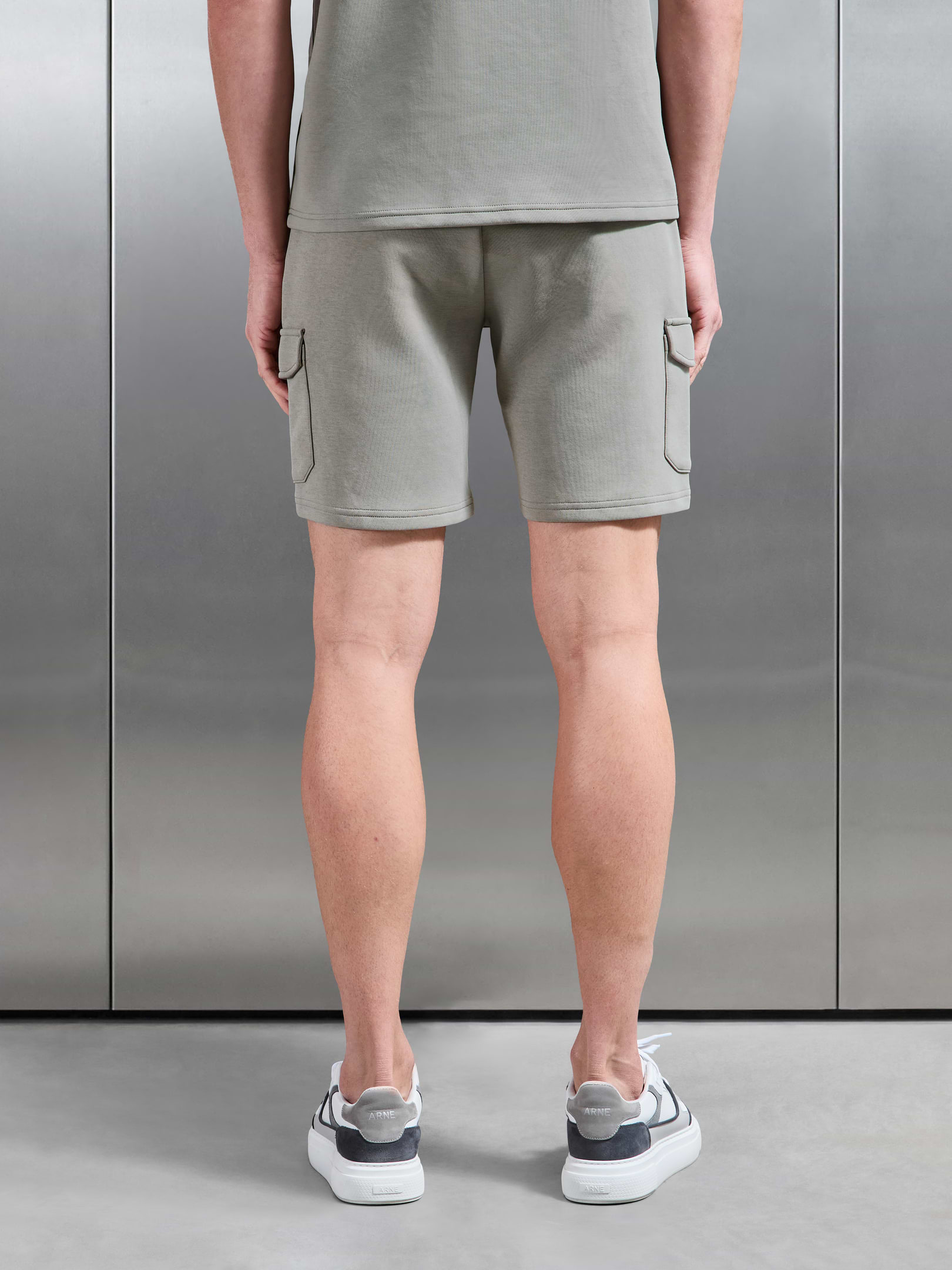 Everyday Luxe Cargo Short in Stone