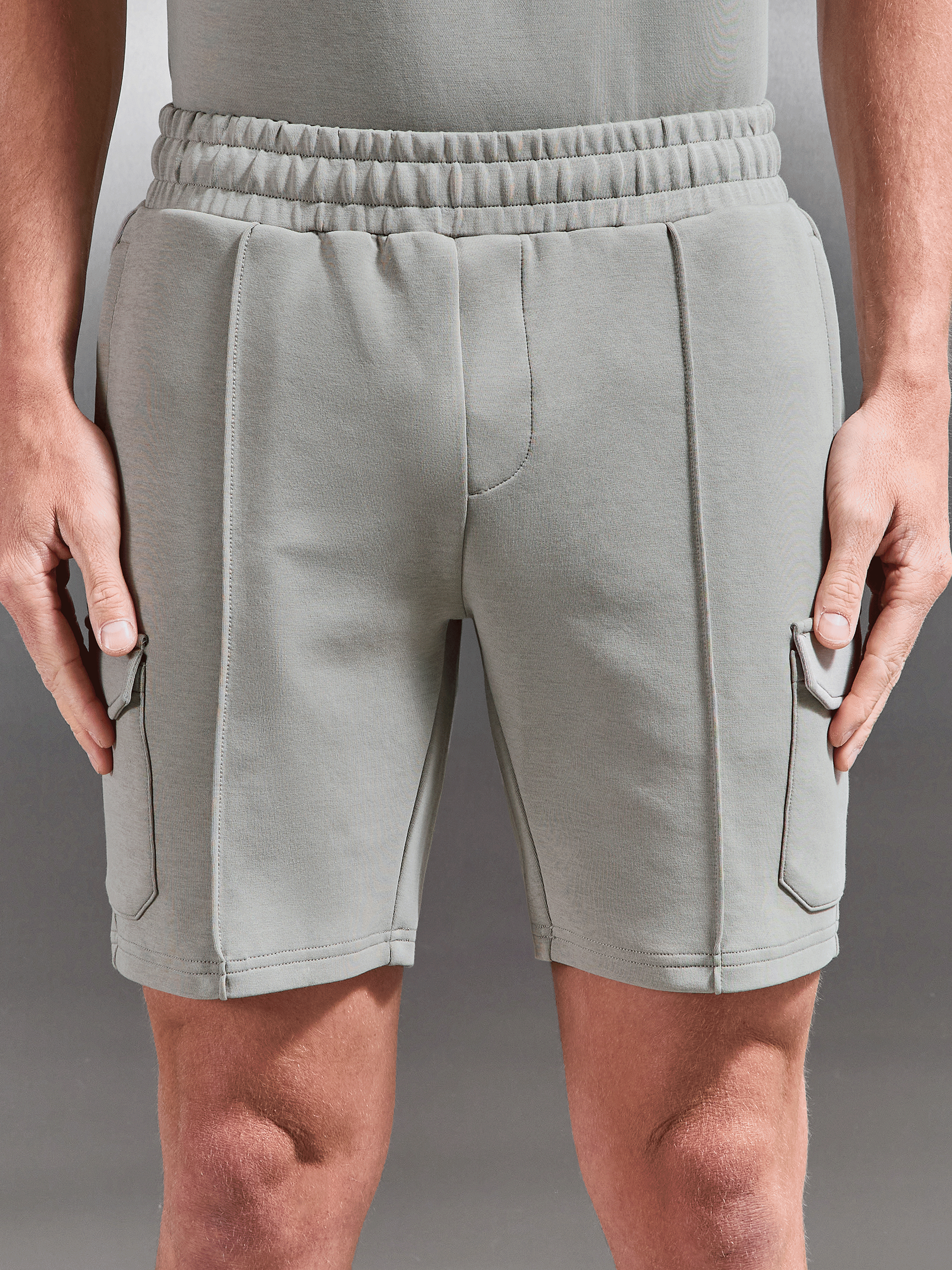 Everyday Luxe Cargo Short in Stone