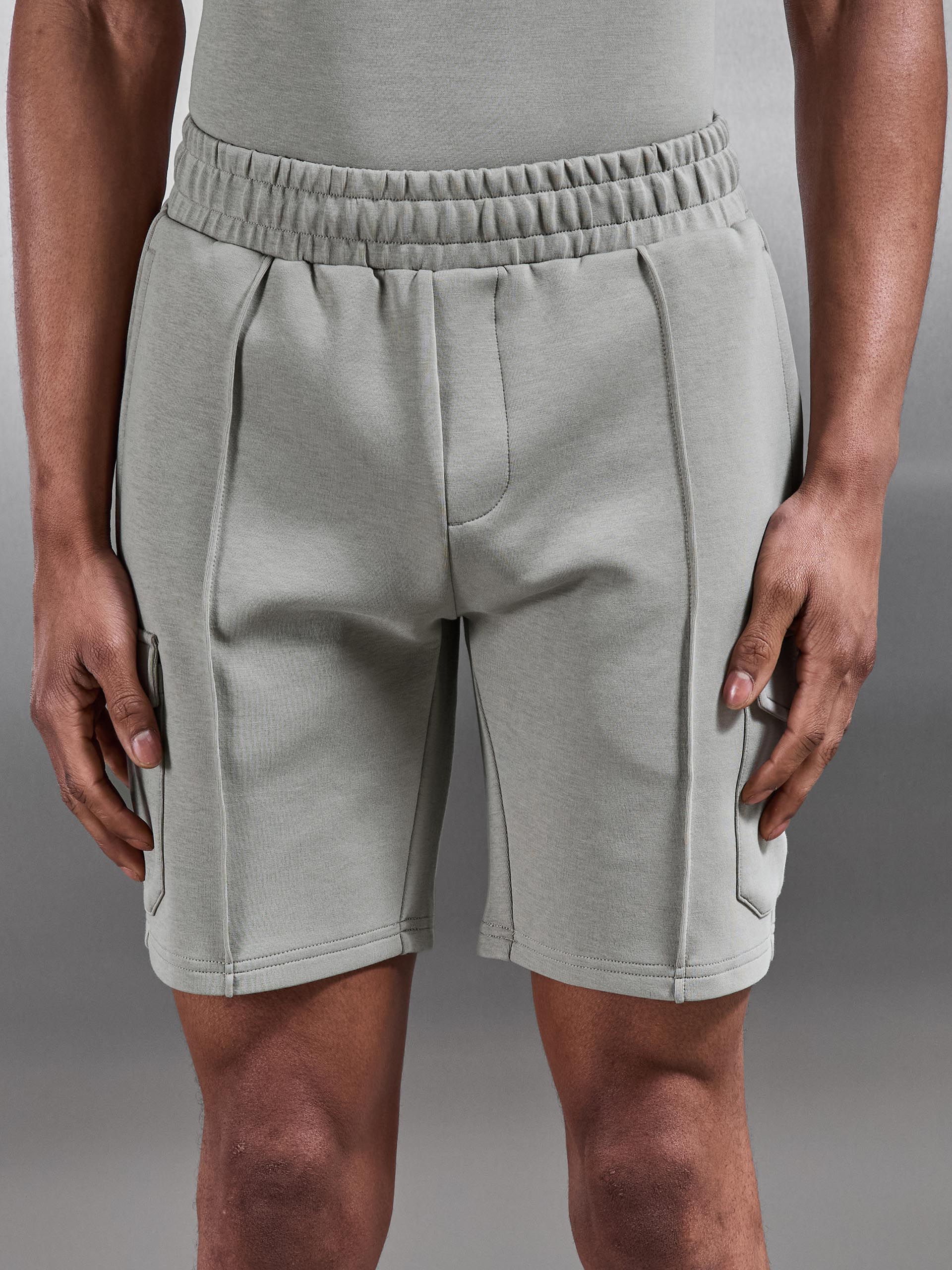 Everyday Luxe Cargo Short in Stone