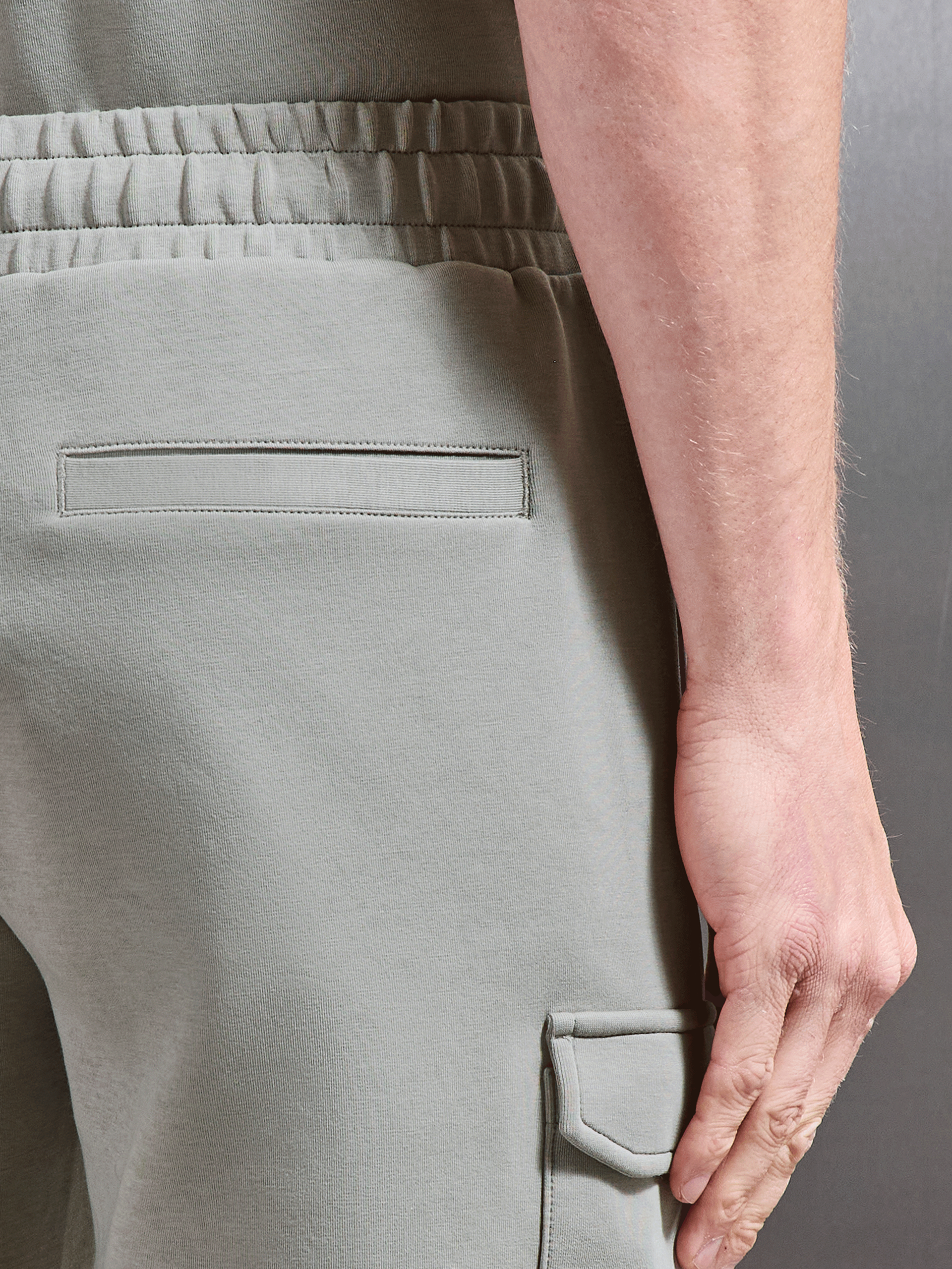 Everyday Luxe Cargo Short in Stone