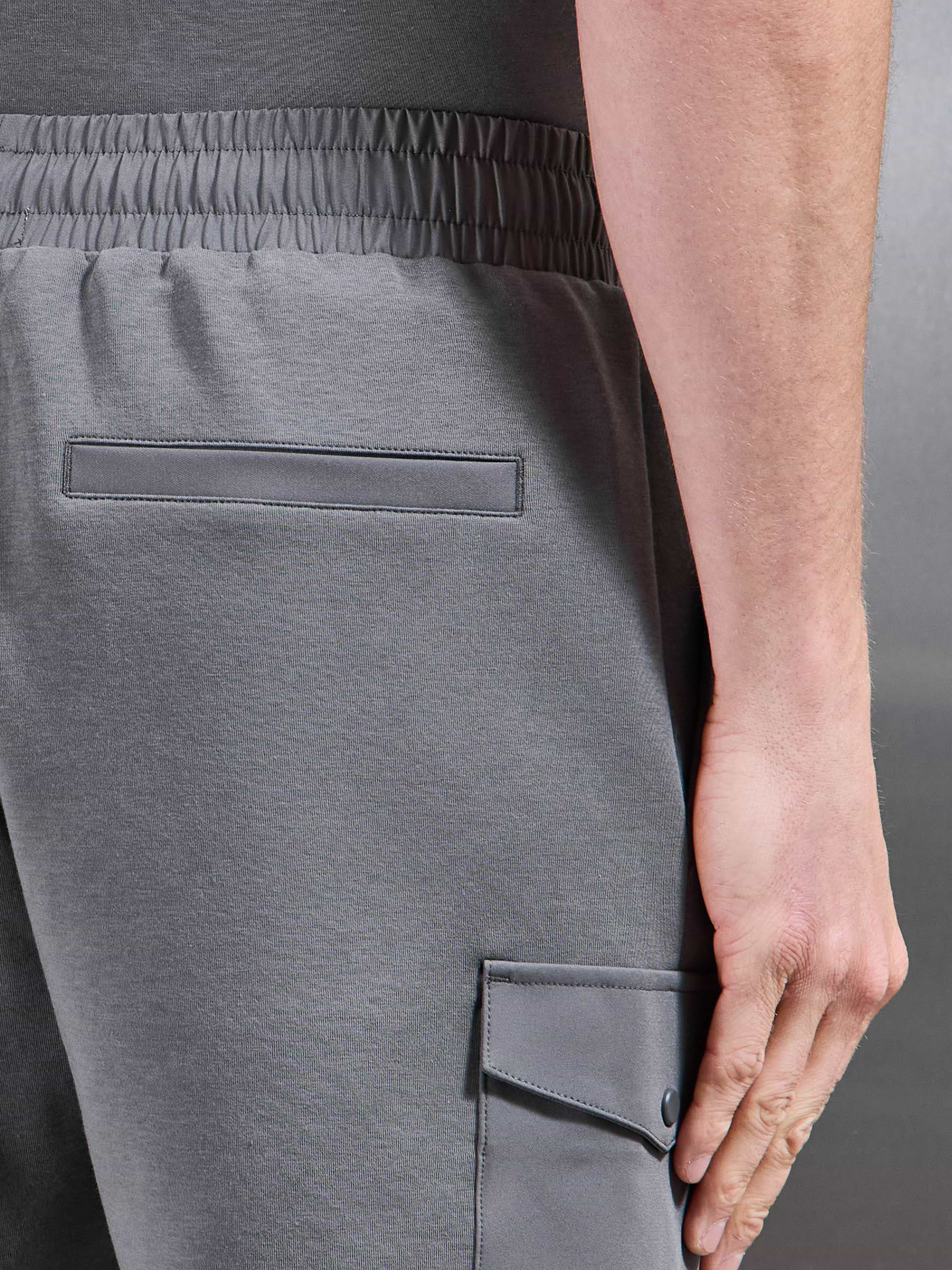 Everyday Luxe Hybrid Cargo Short in Grey