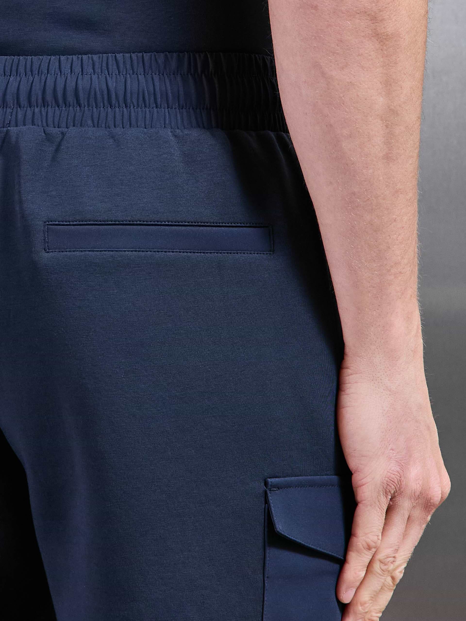 Everyday Luxe Hybrid Cargo Short in Navy