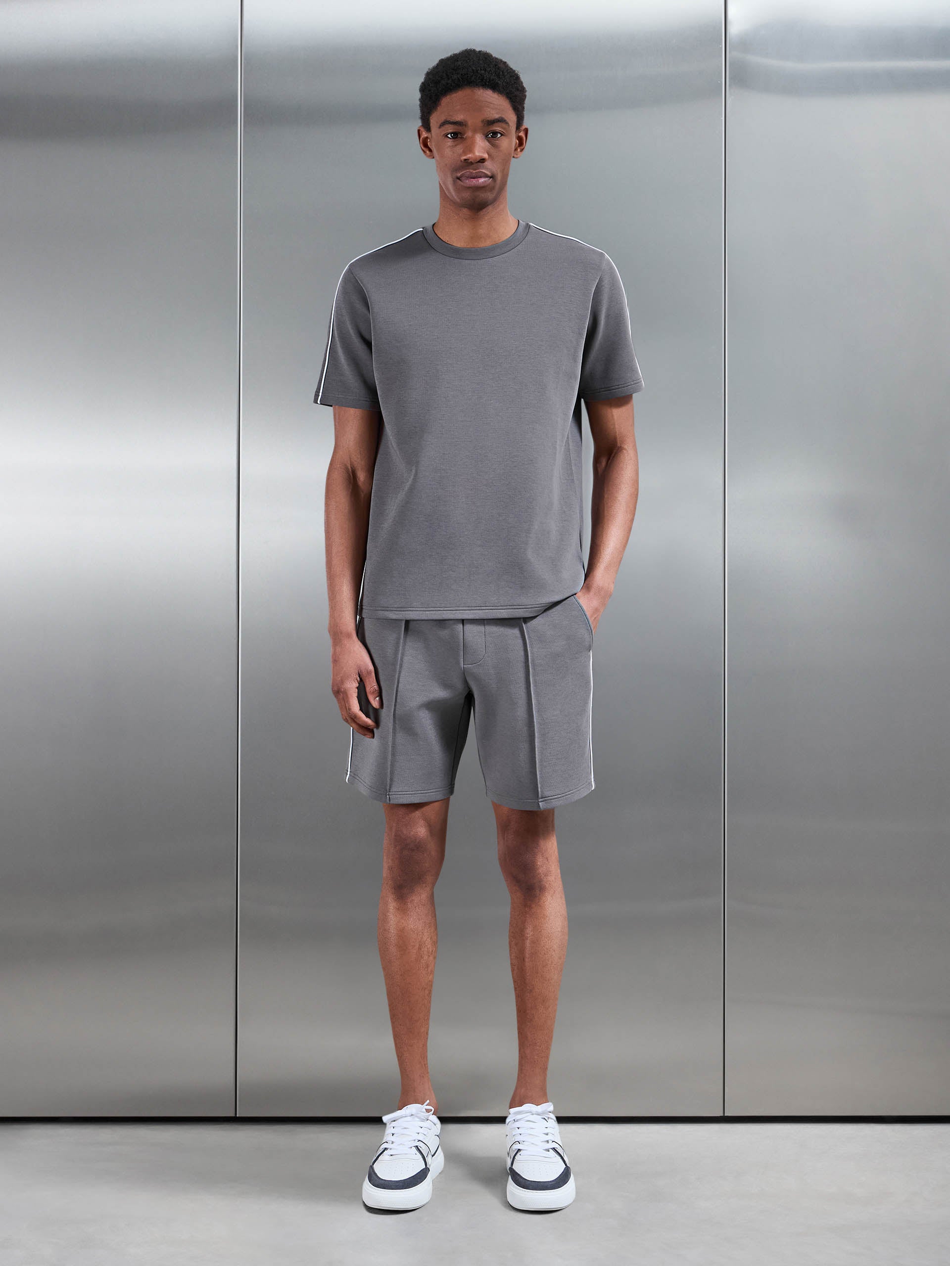 Everyday Luxe Piping T-Shirt in Grey