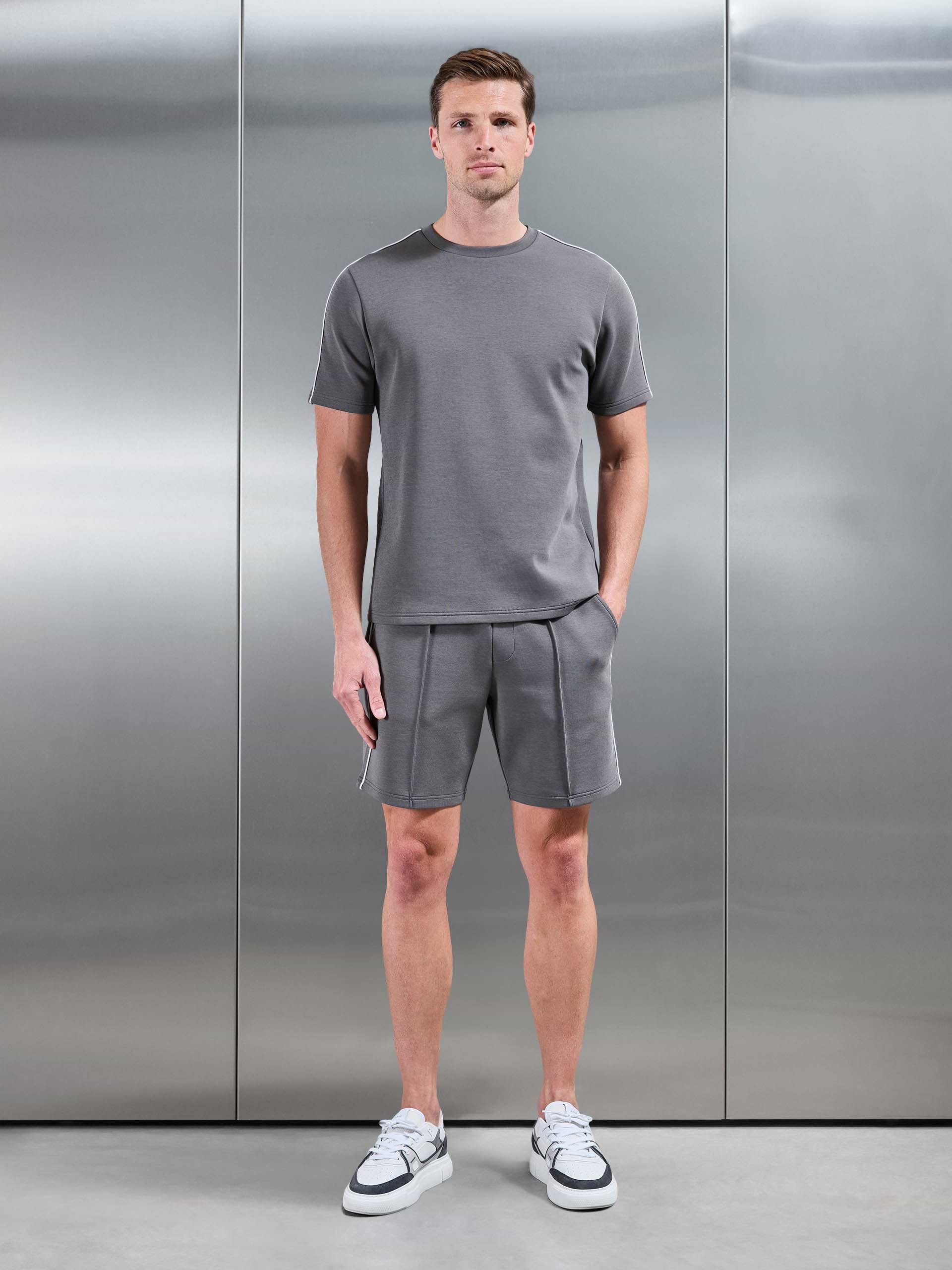 Everyday Luxe Piping T-Shirt in Grey
