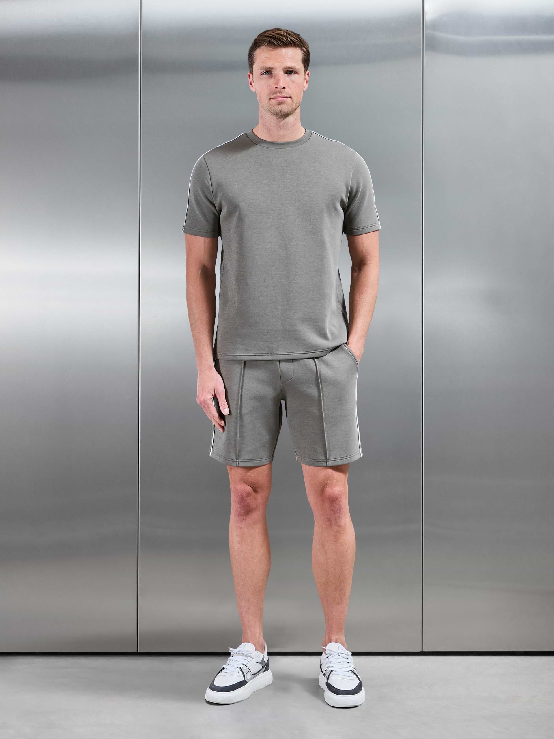 Everyday Luxe Piping T-Shirt in Olive
