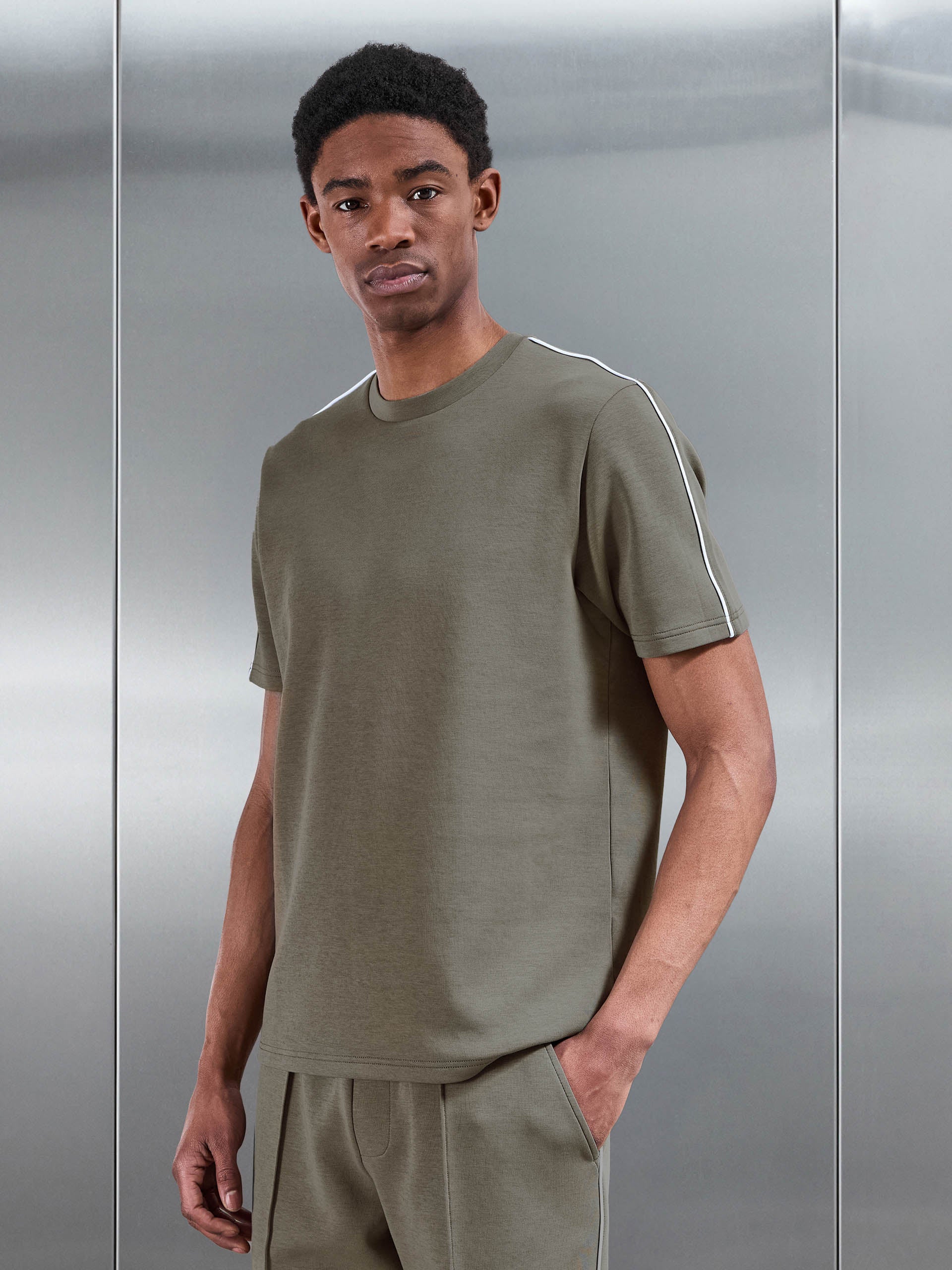 Everyday Luxe Piping T-Shirt in Olive