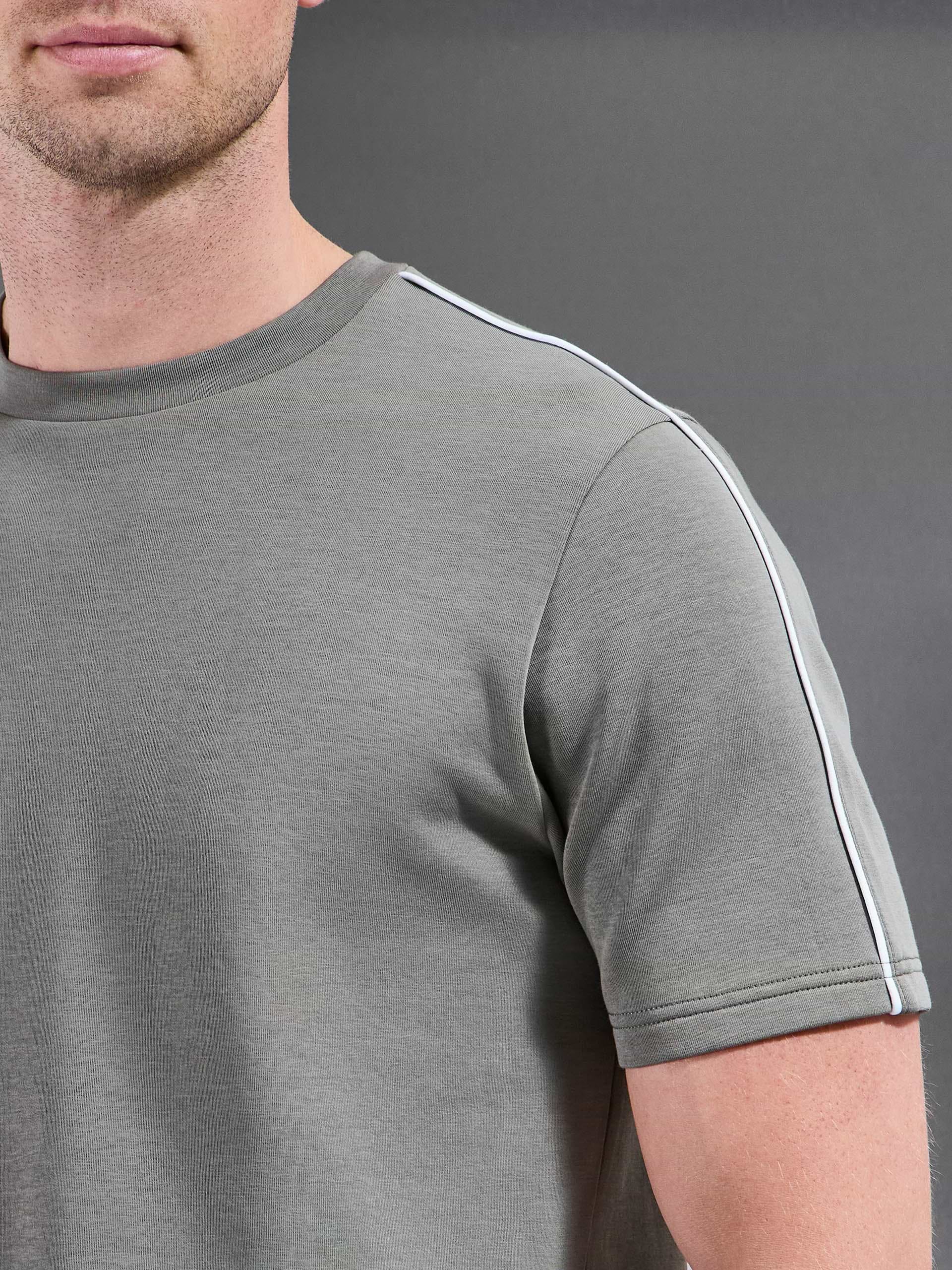 Everyday Luxe Piping T-Shirt in Olive