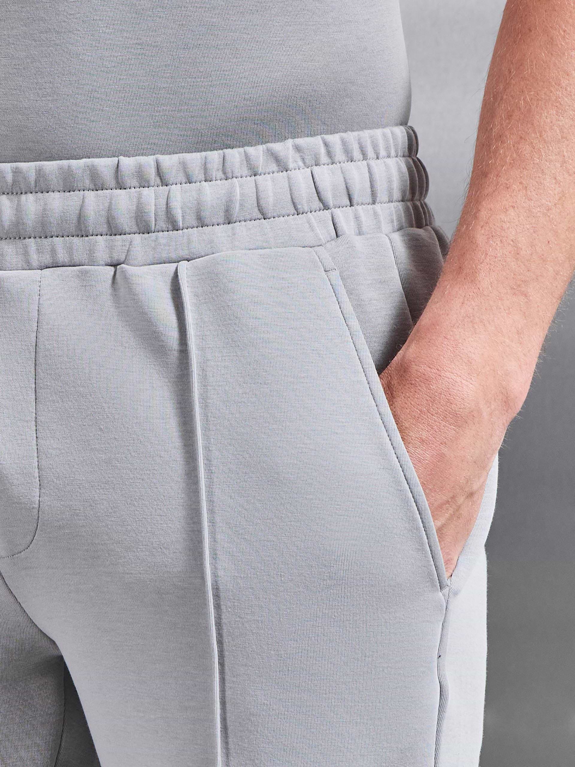 Everyday Luxe Short in Mid Grey
