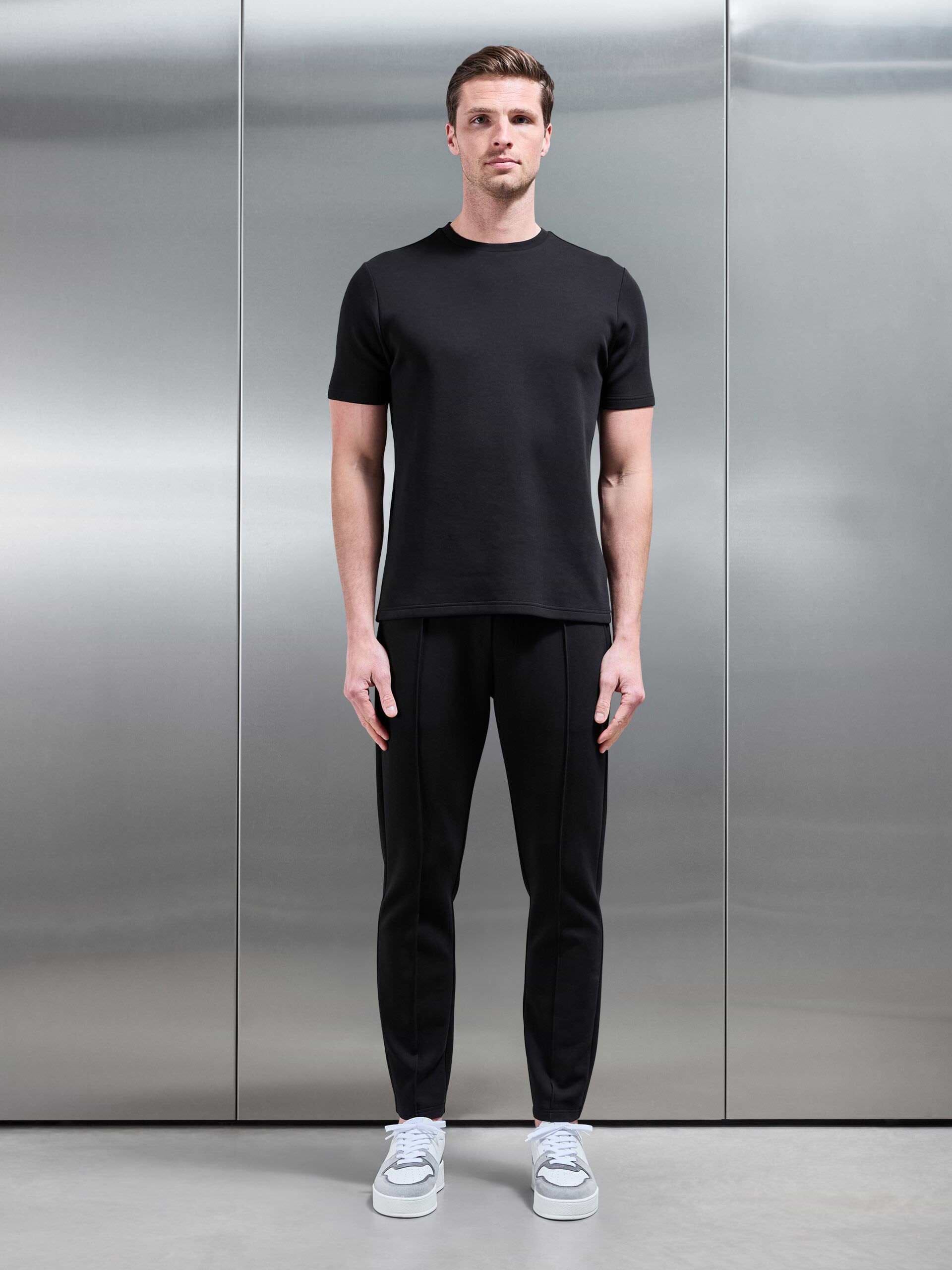 Everyday Luxe Slim Fit Jogger in Black