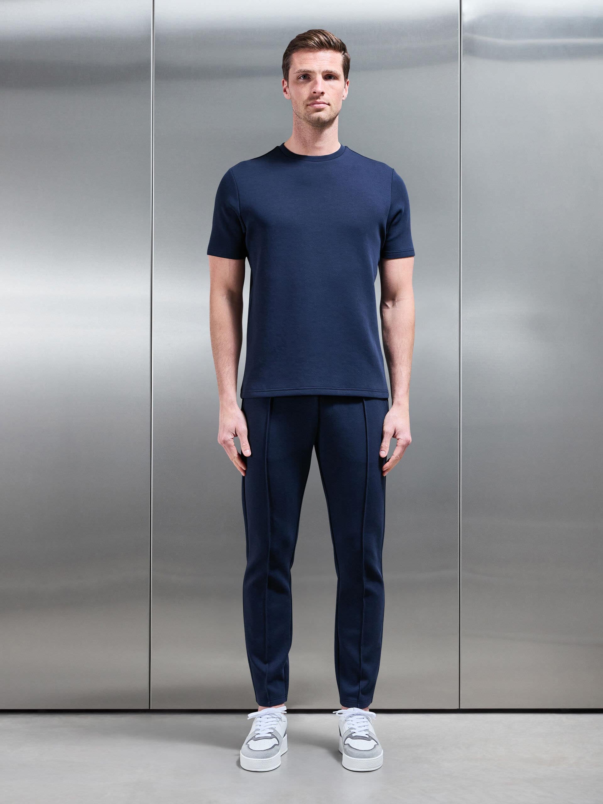 Everyday Luxe Slim Fit Jogger in Navy