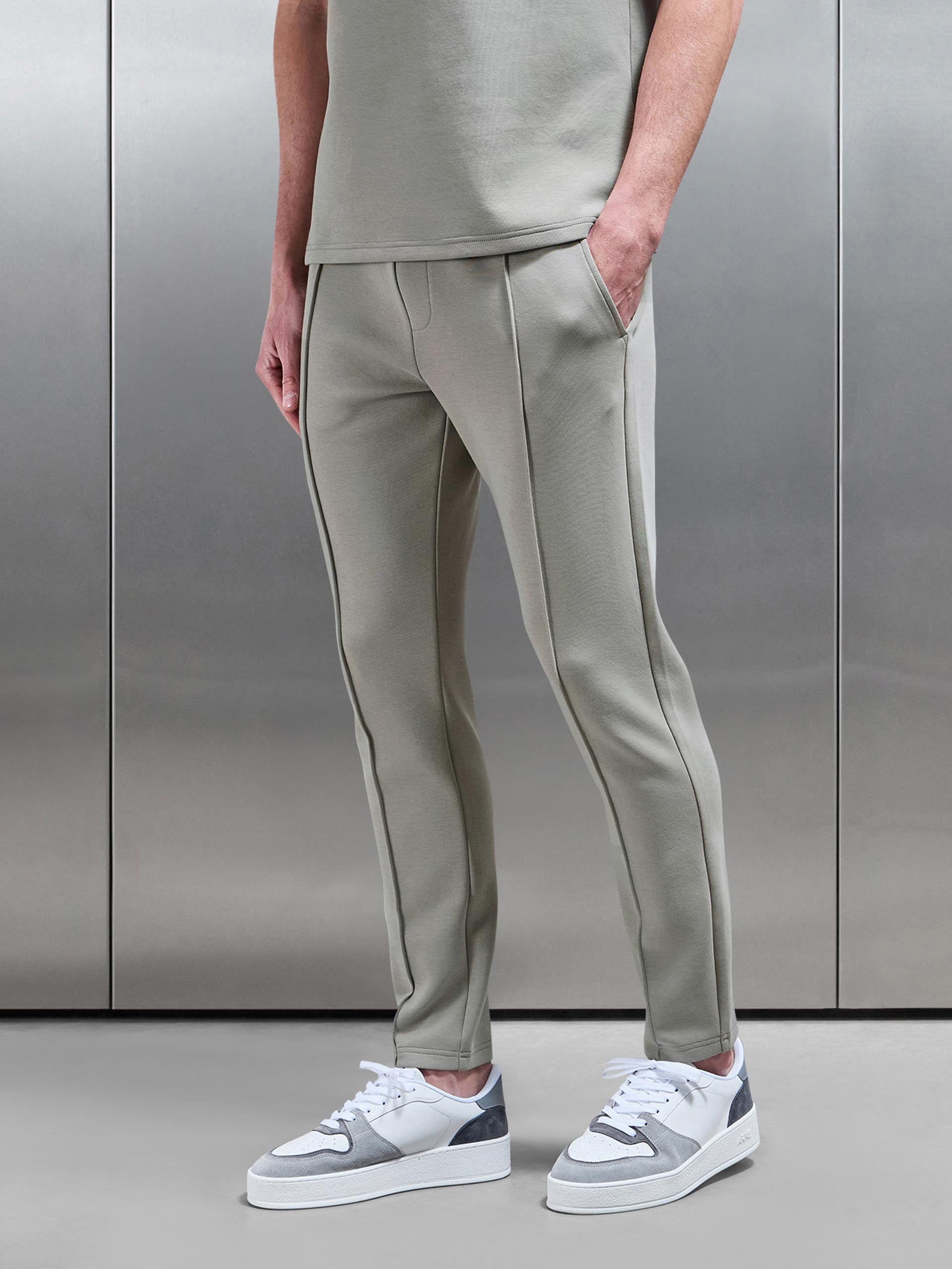 Everyday Luxe Slim Fit Jogger in Stone
