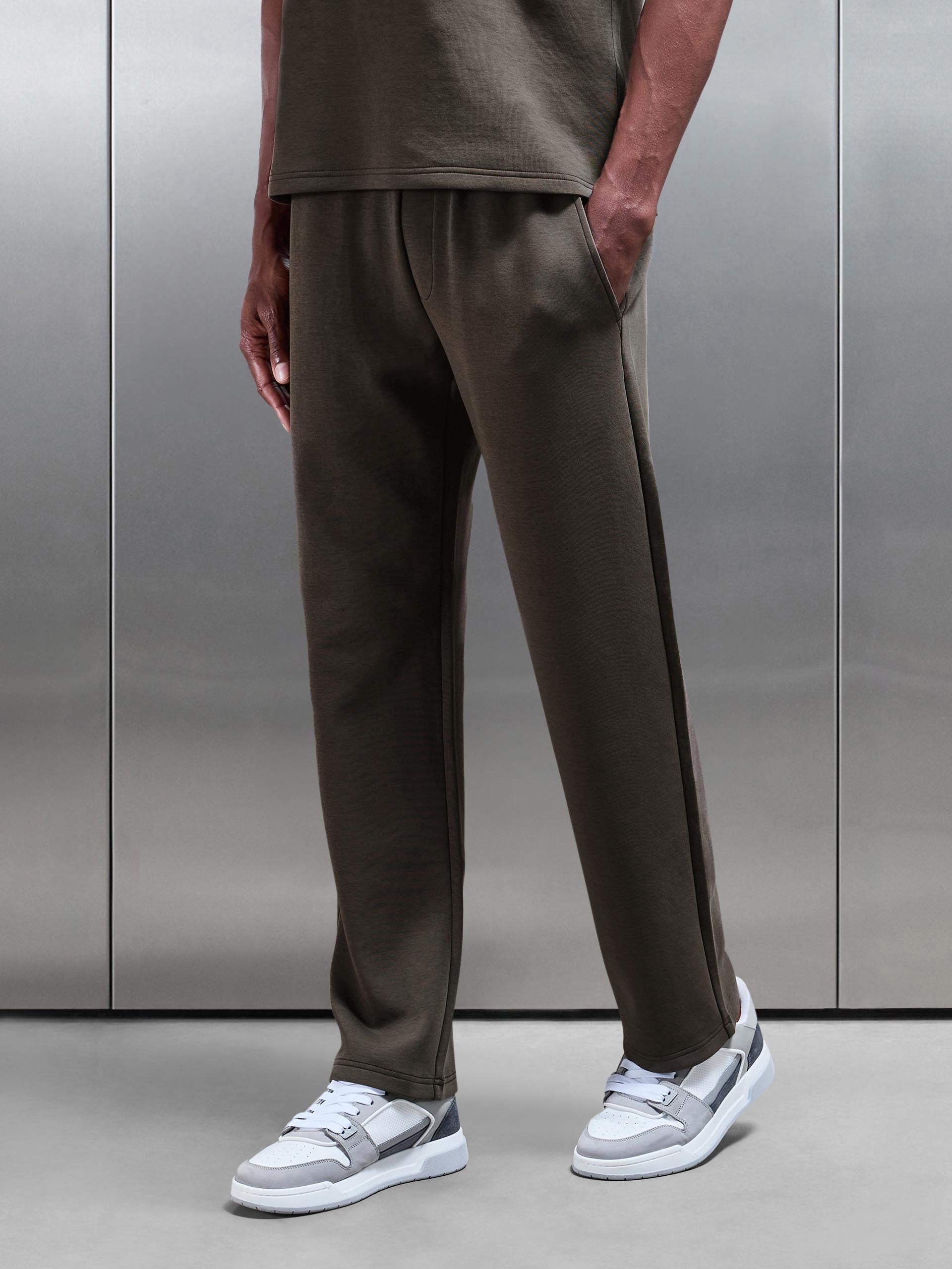 Everyday Luxe Straight Leg Jogger in Brown