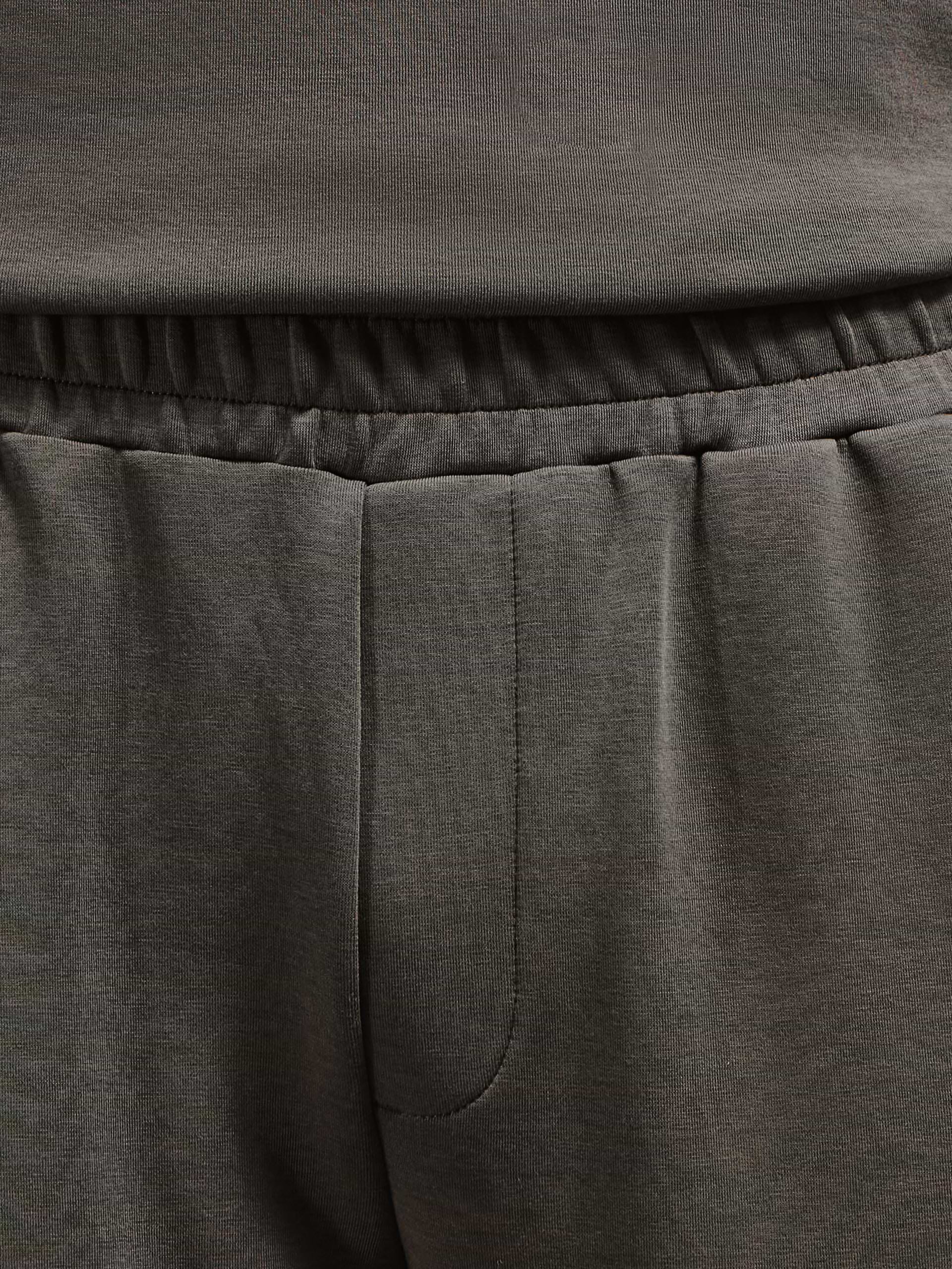 Everyday Luxe Straight Leg Jogger in Brown