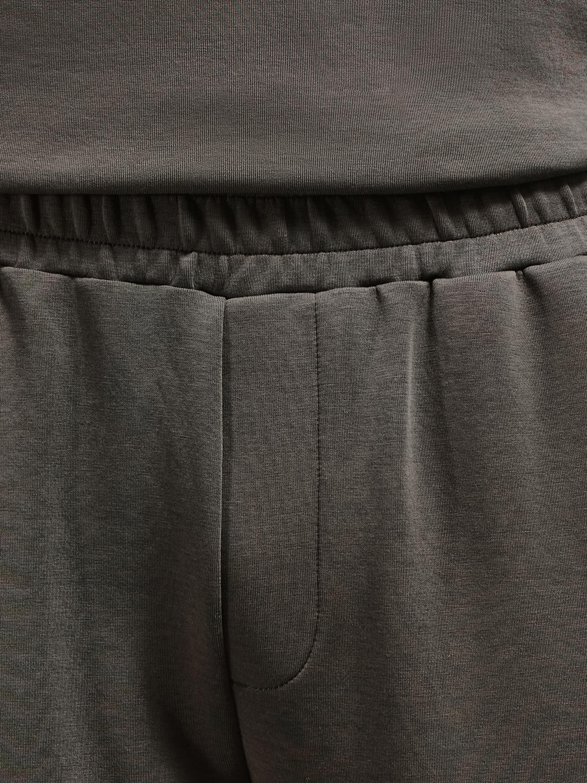 Everyday Luxe Straight Leg Jogger in Brown