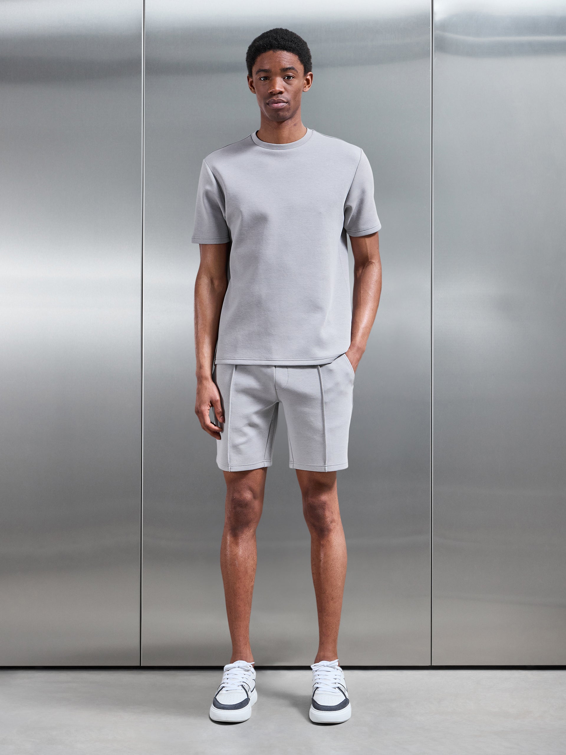Everyday Luxe T-Shirt in Mid Grey