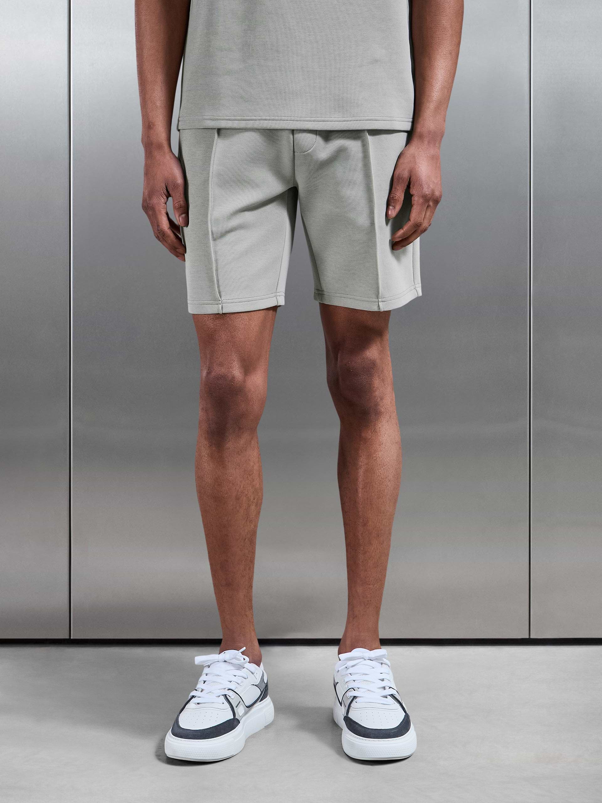 Everyday Luxe Short in Stone