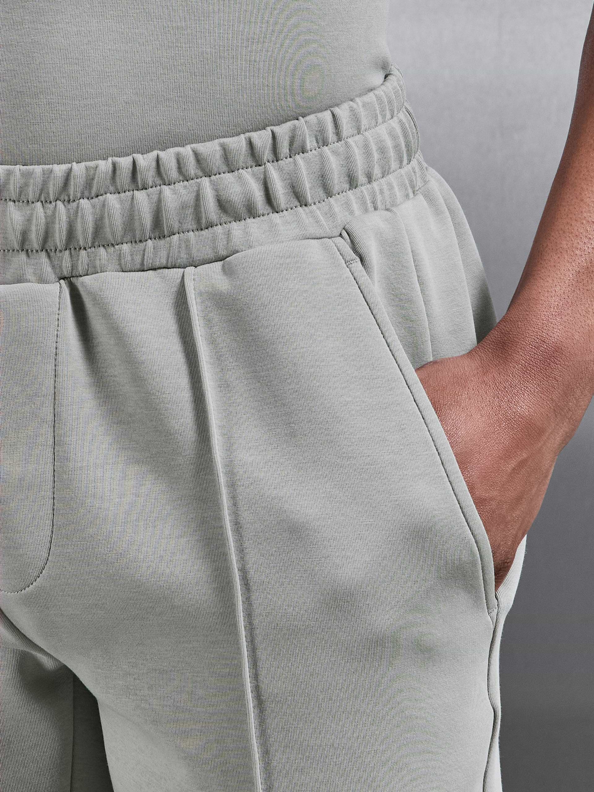 Everyday Luxe Short in Stone