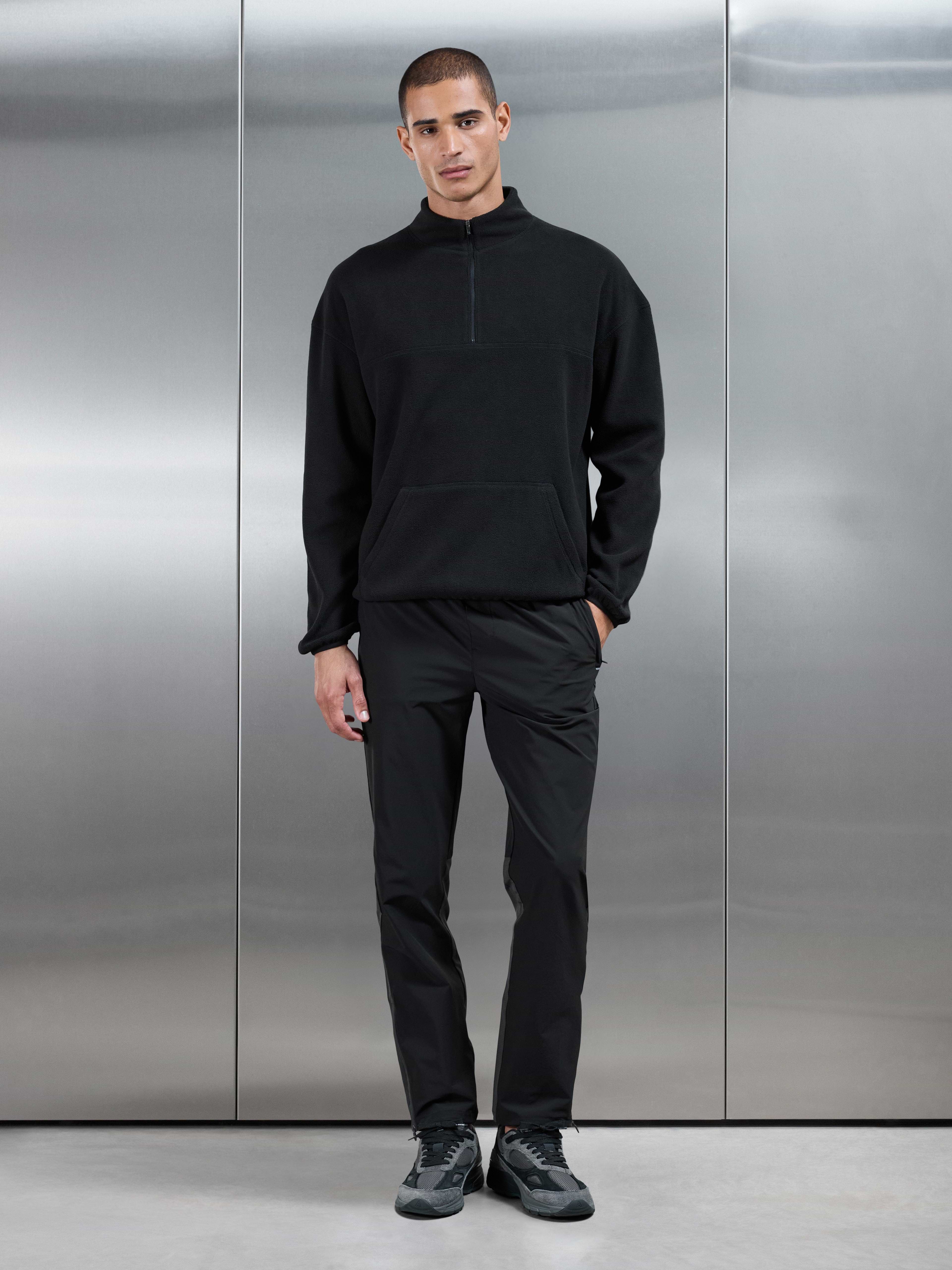 Fleece Relaxed Fit Half Zip in Black