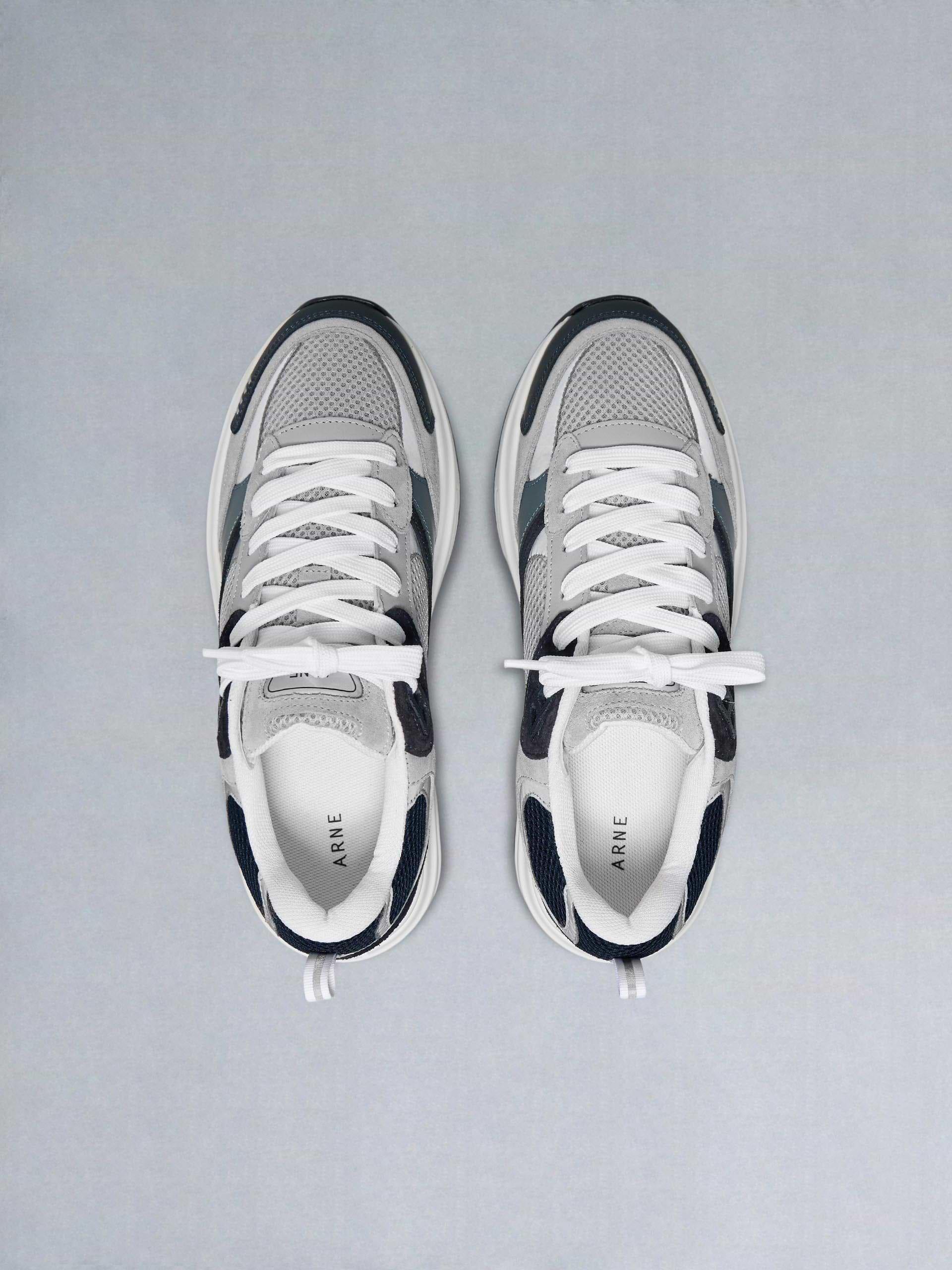 Flow Runner in Air Force Blue