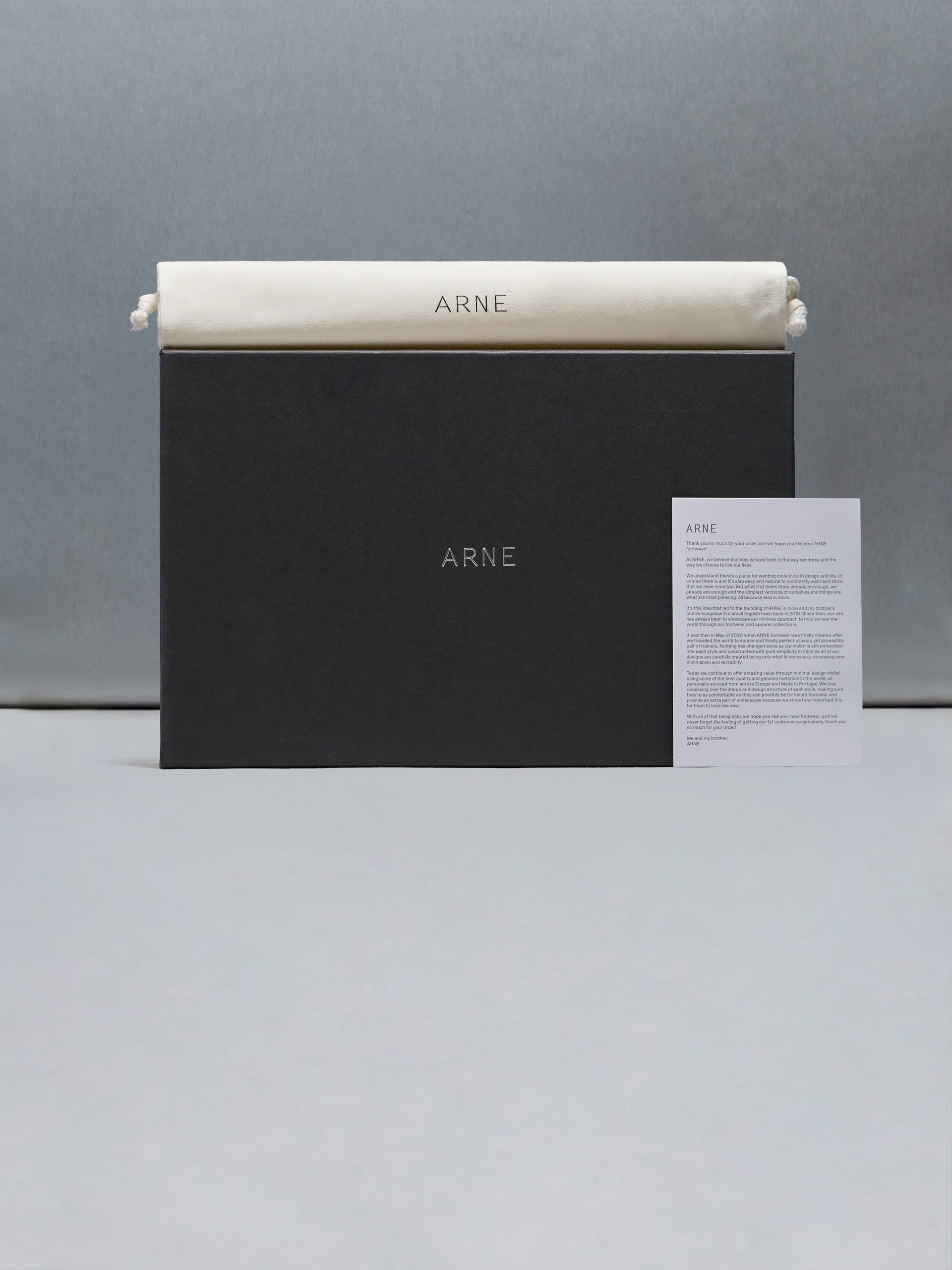 Suede Court 2.0 Trainer in Black