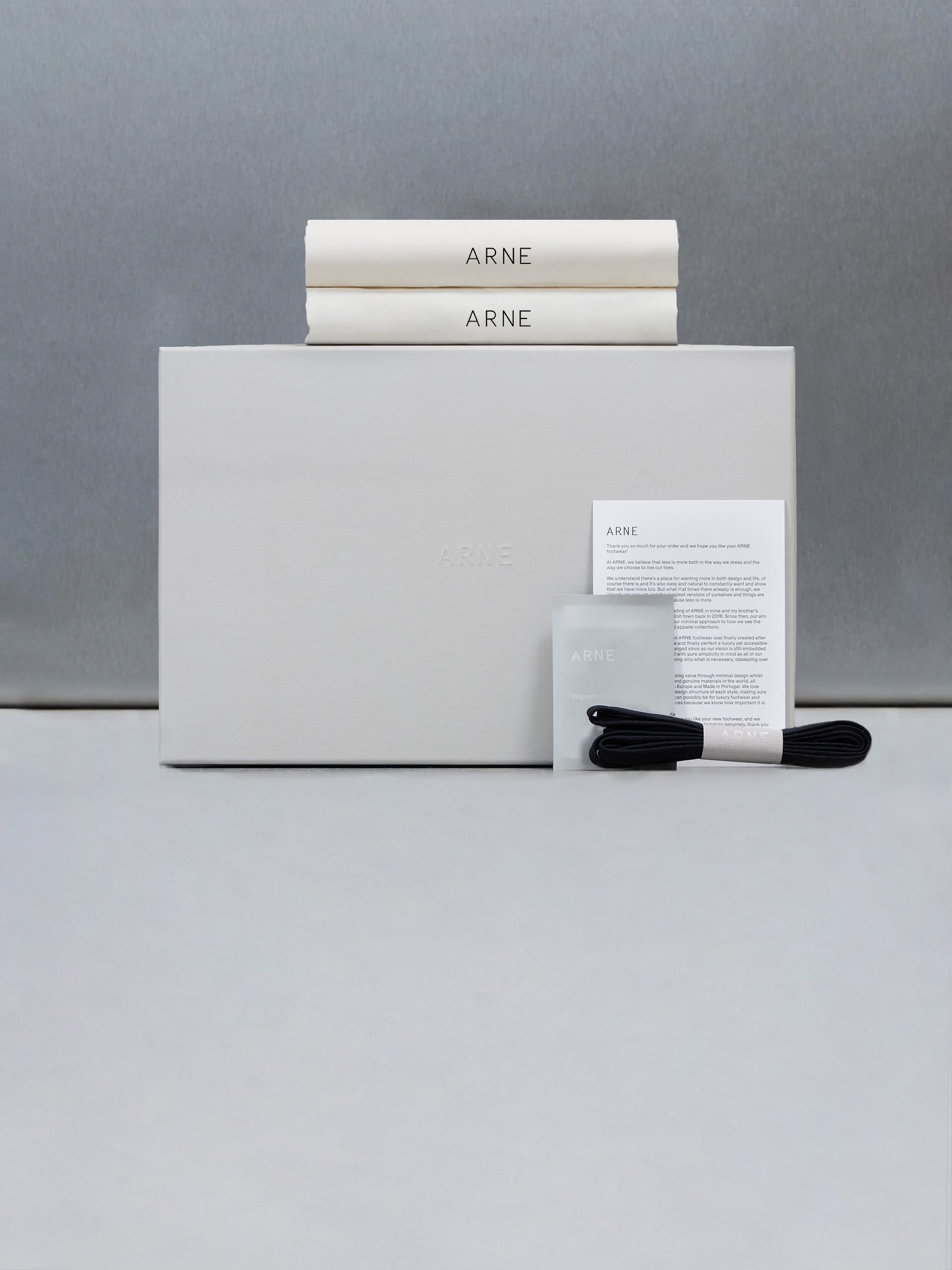 Essential Leather Trainer in Black