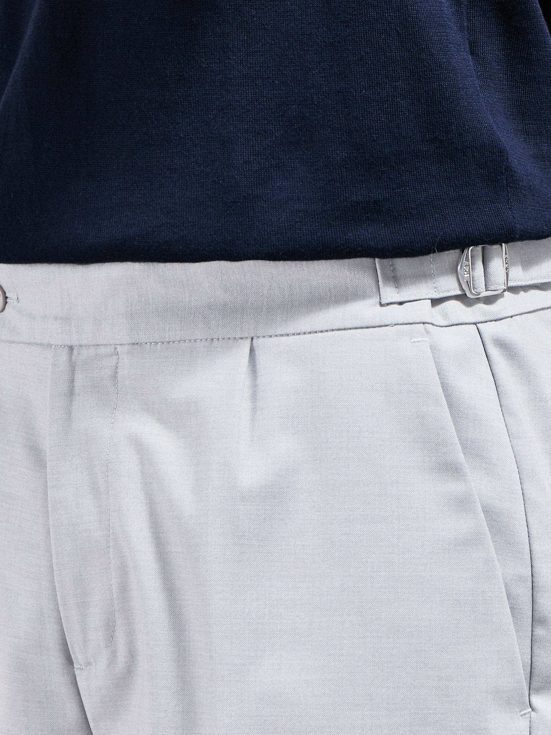 Formal Stretch Side Adjuster Short in Off White