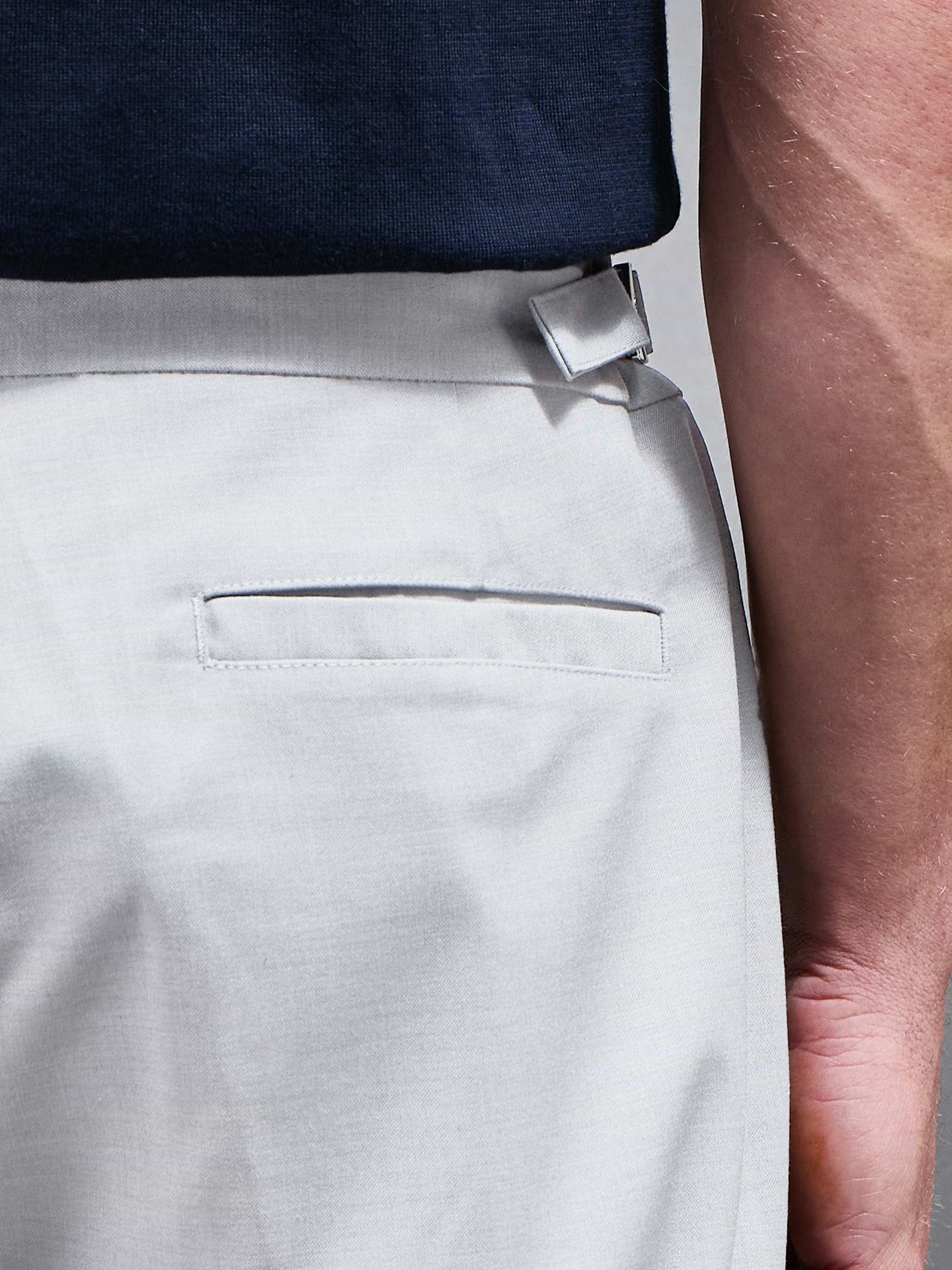 Formal Stretch Side Adjuster Short in Off White