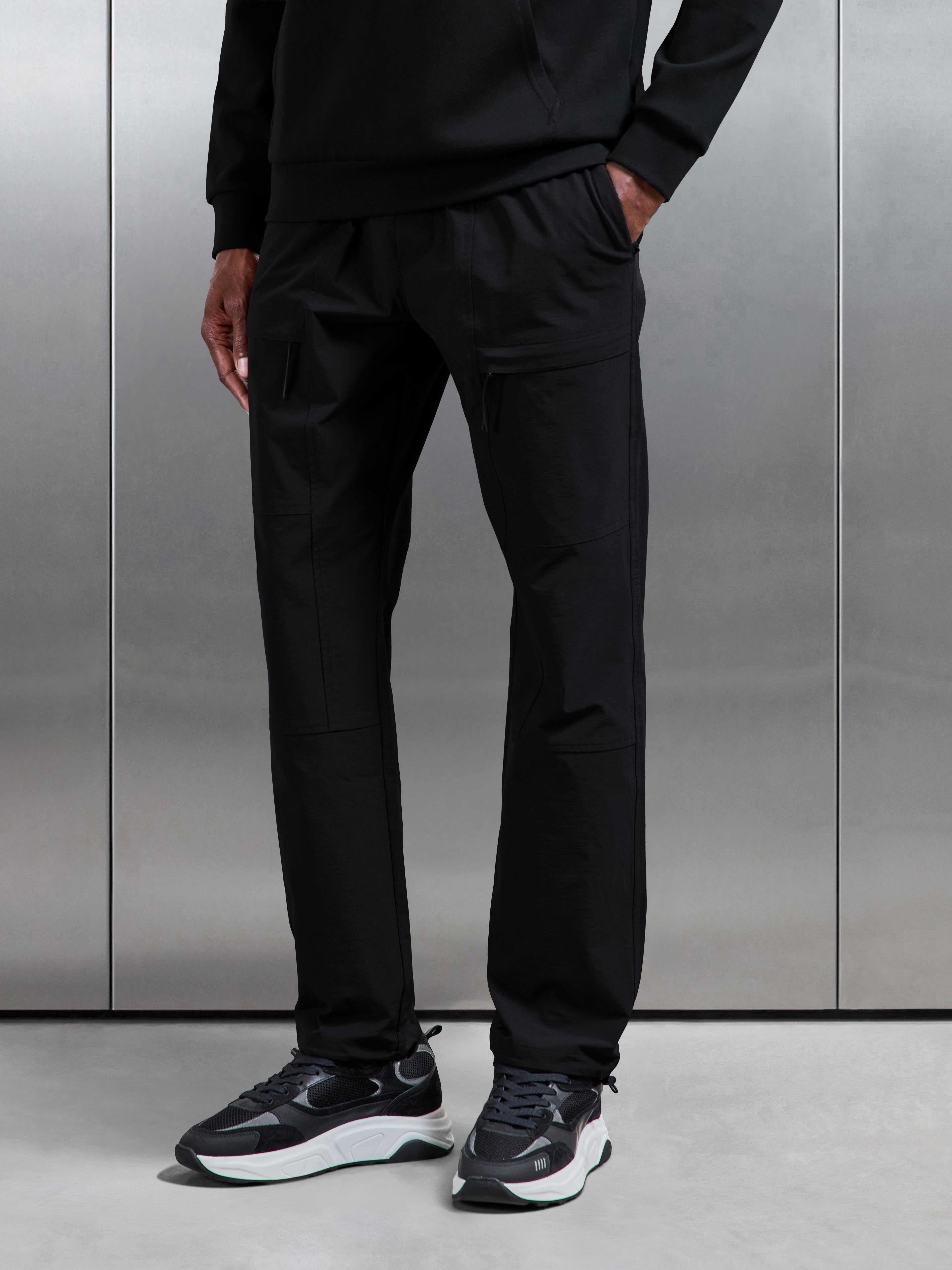 Front Pocket Technical Cargo Pant in Black
