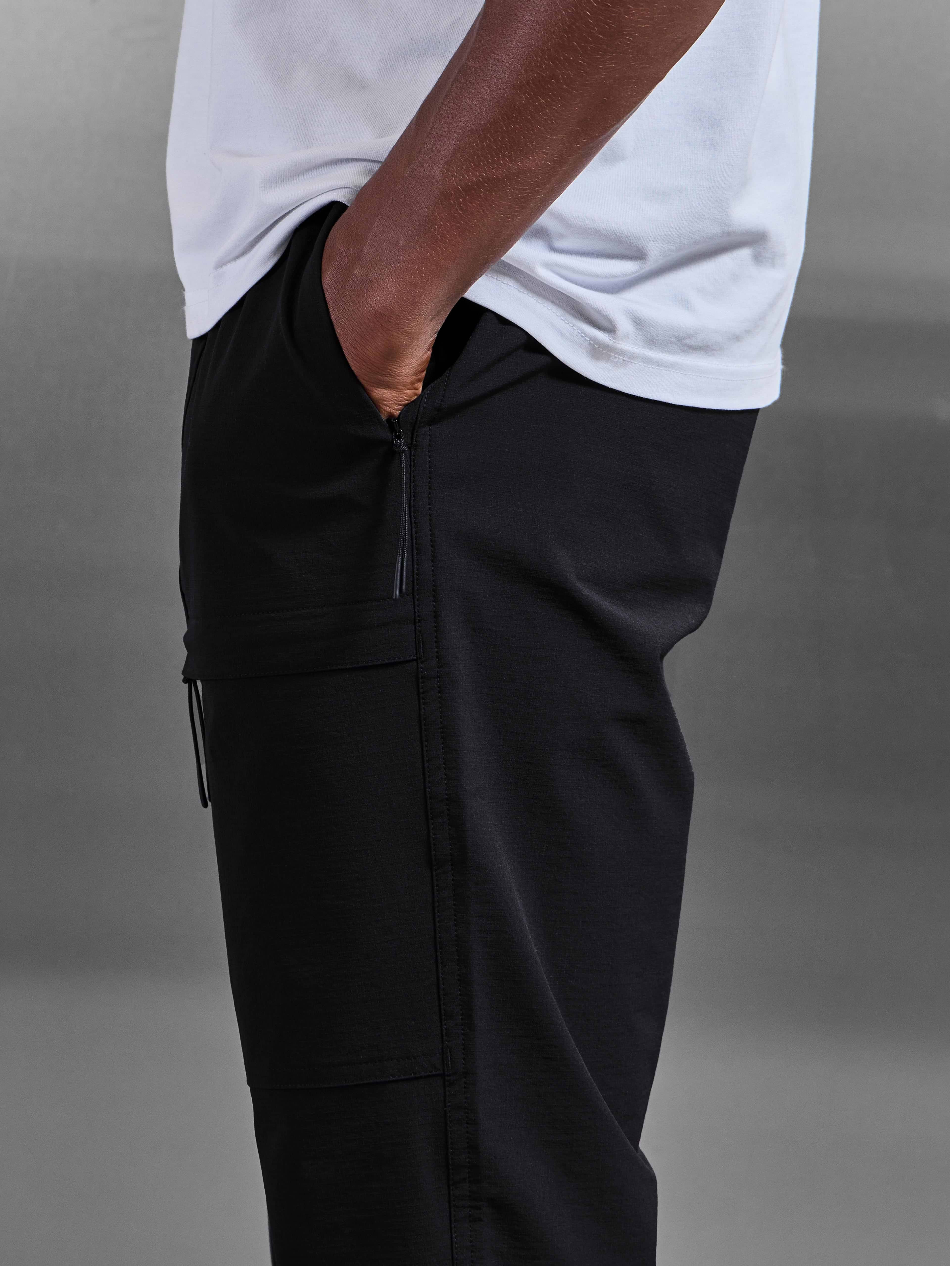 Front Pocket Technical Cargo Pant in Black