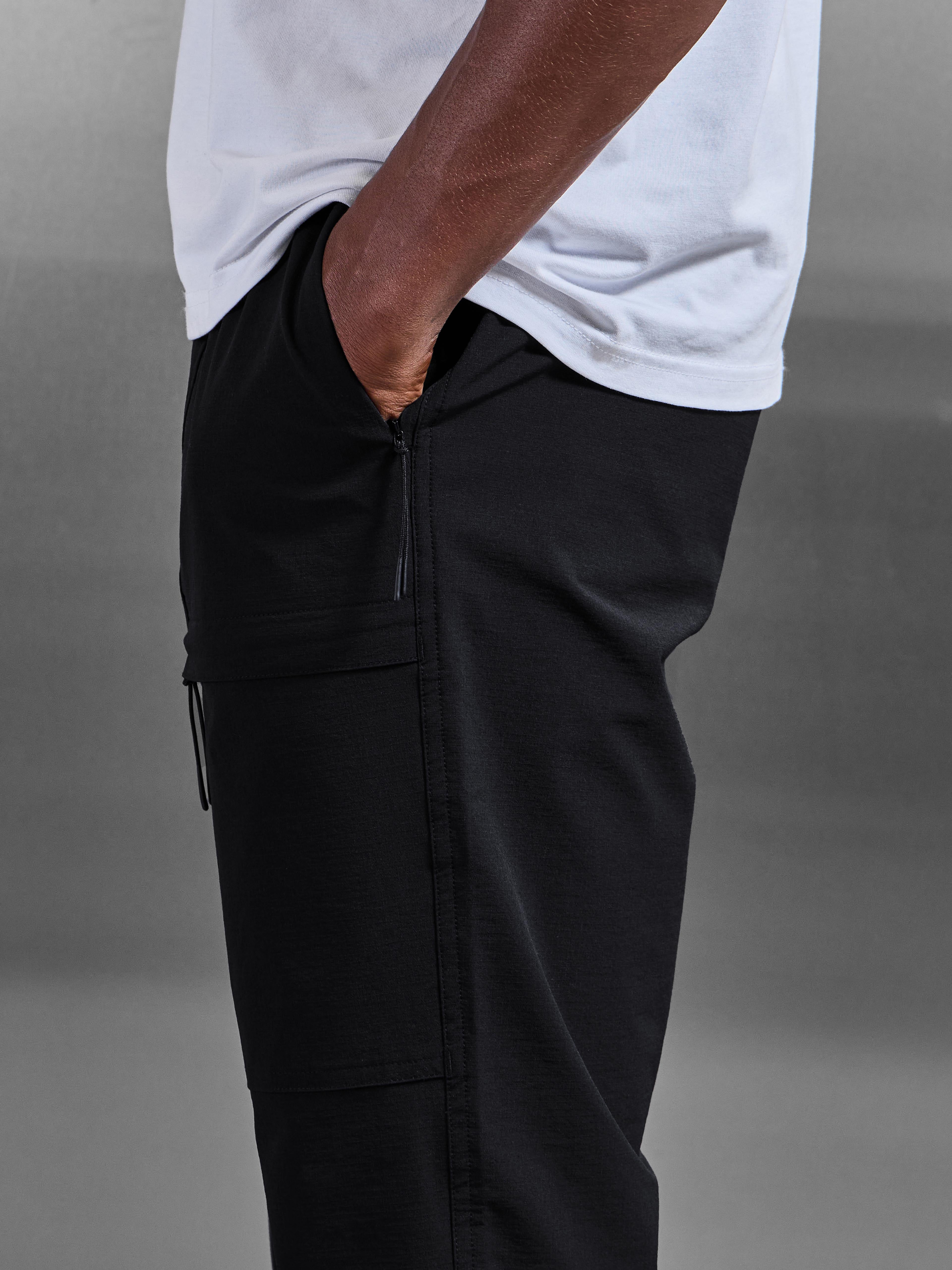 Front Pocket Technical Cargo Pant in Black