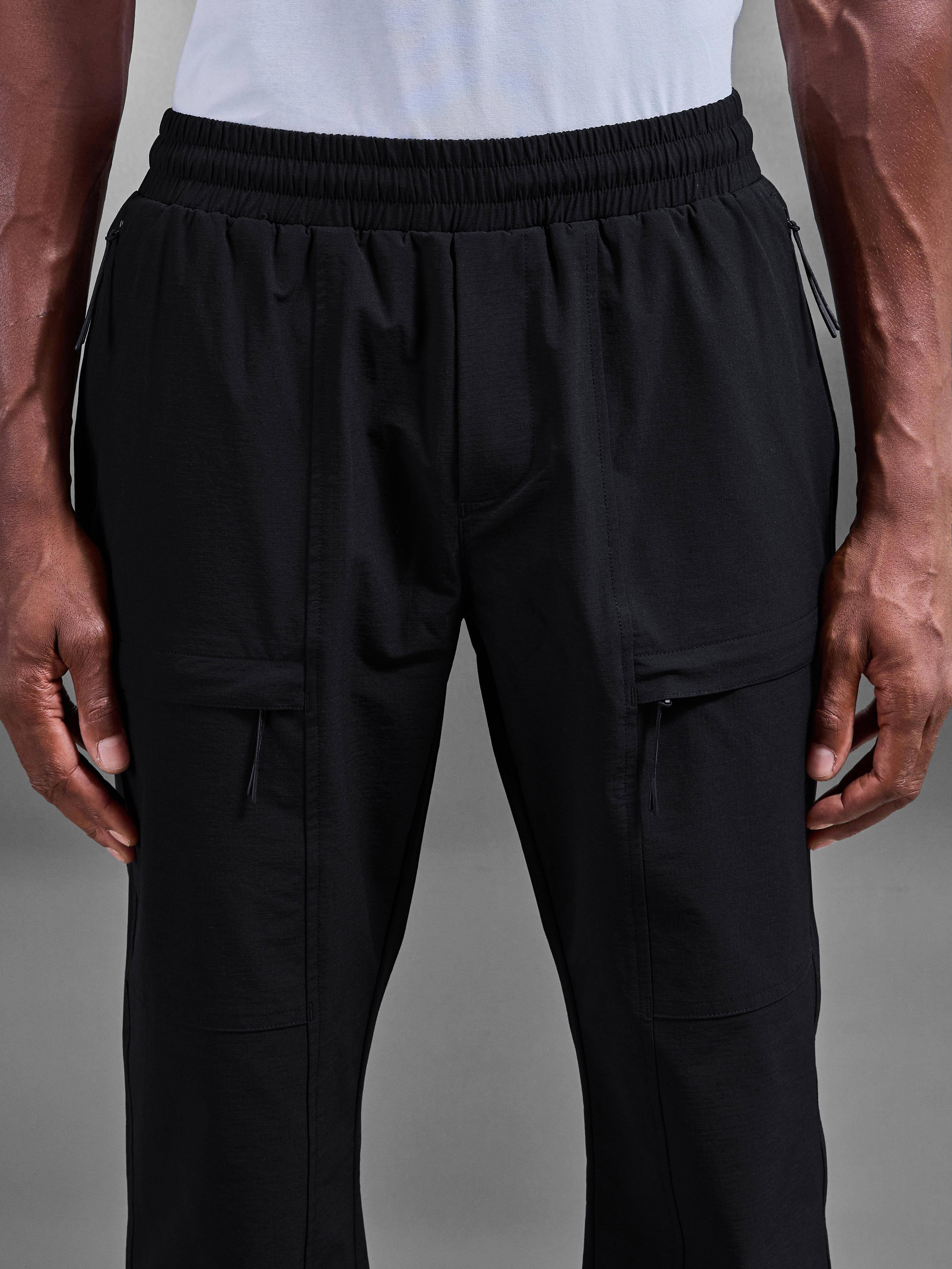 Front Pocket Technical Cargo Pant in Black